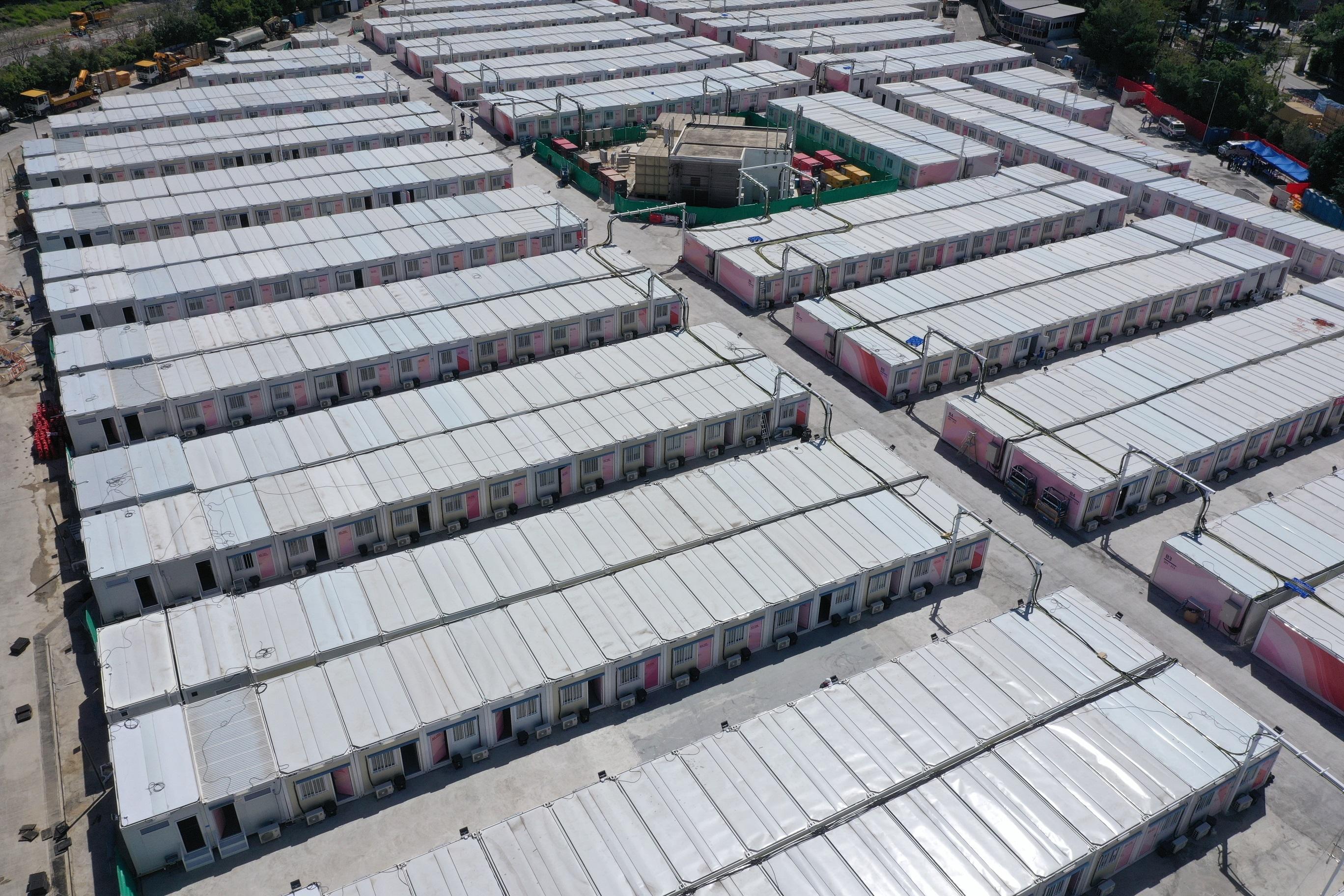 俗稱「方艙醫院」的新田社區隔離設施。(資料圖片/陳奕釗攝)