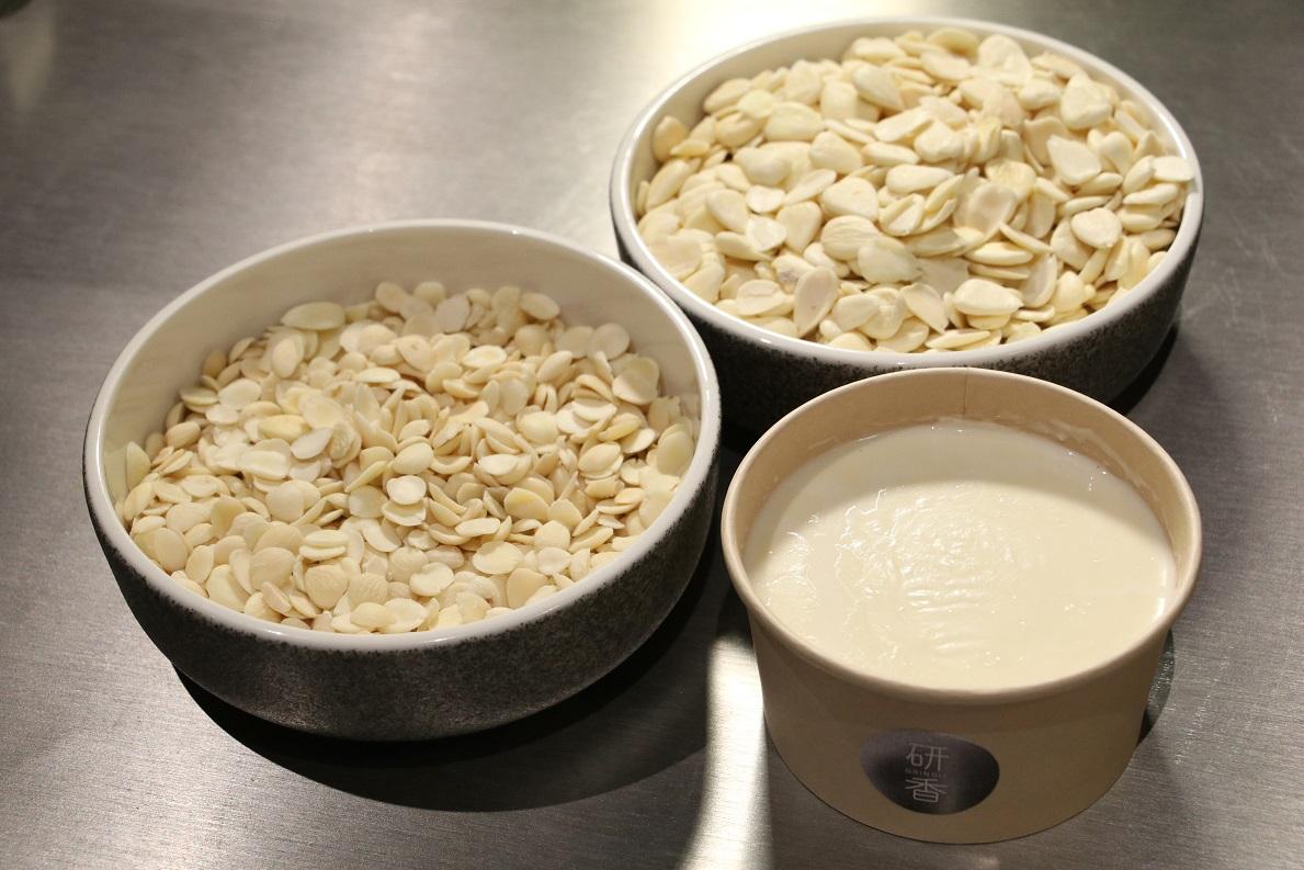 絲襪杏仁茶($33)又香又滑,非常出色!