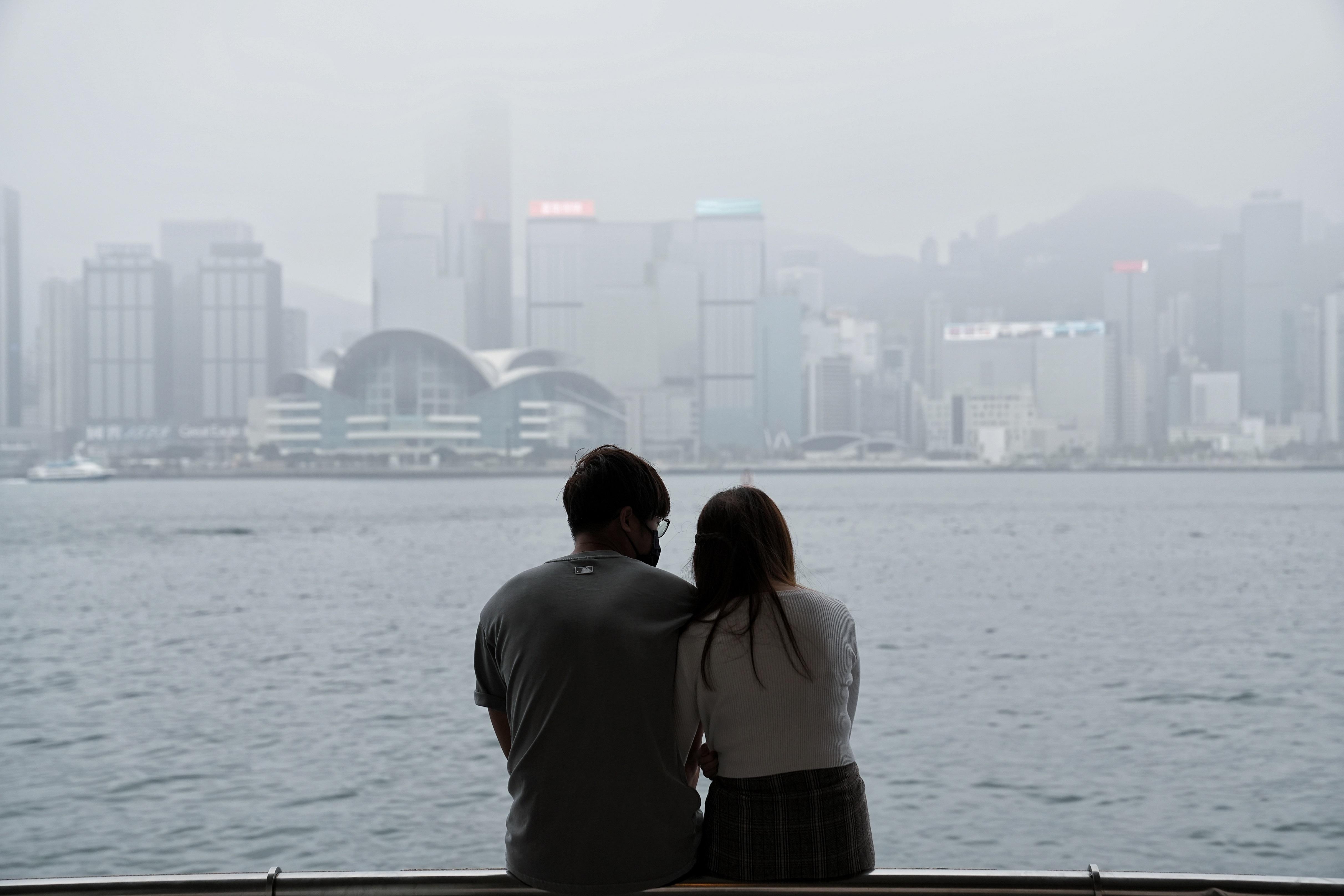 政府擬於4月21日起分階段放寬社交距離措施。(資料圖片/夏家朗攝)