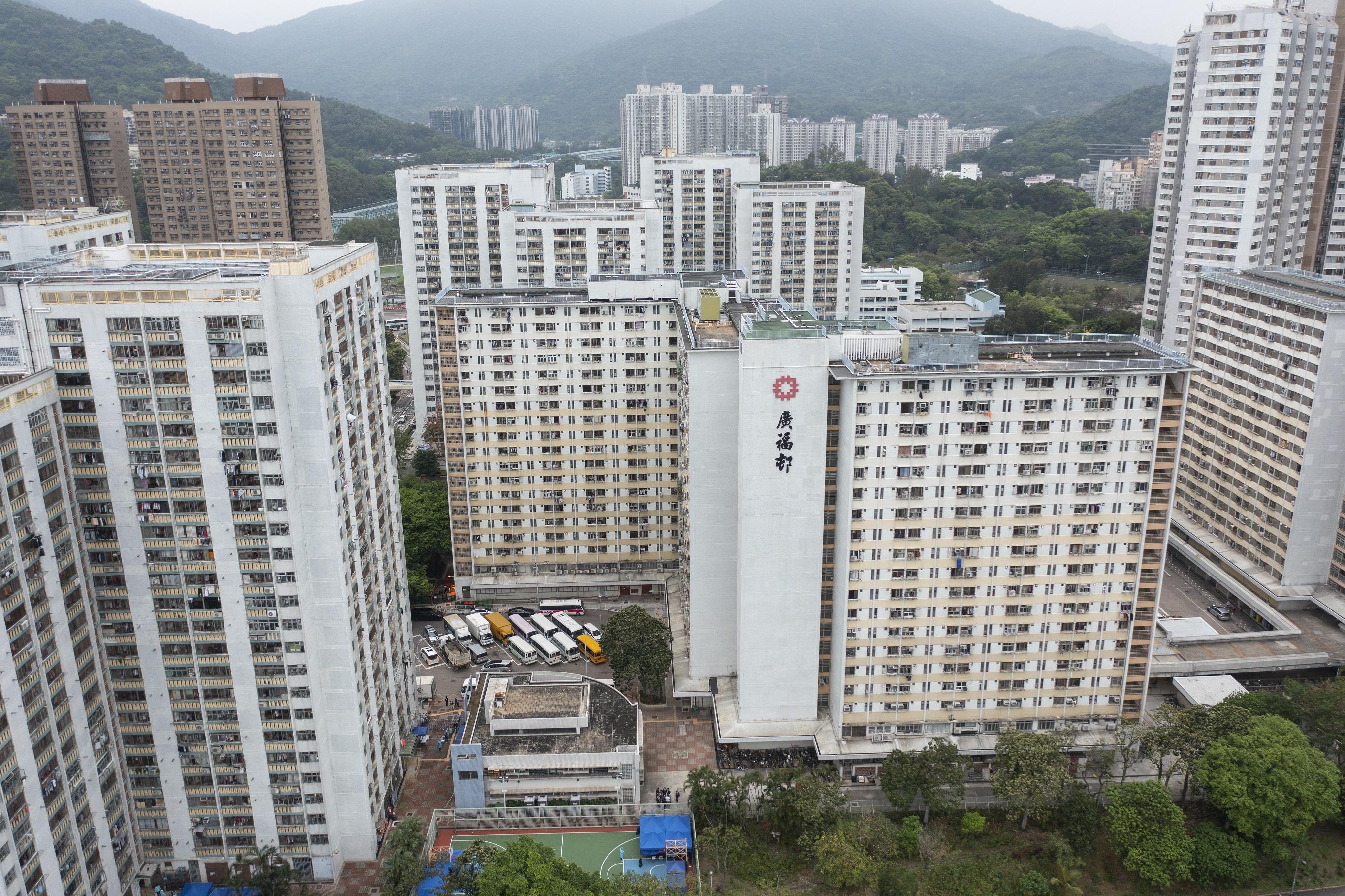 大埔廣福邨8幢大廈全數圍封。(資料圖片/陳奕釗攝)