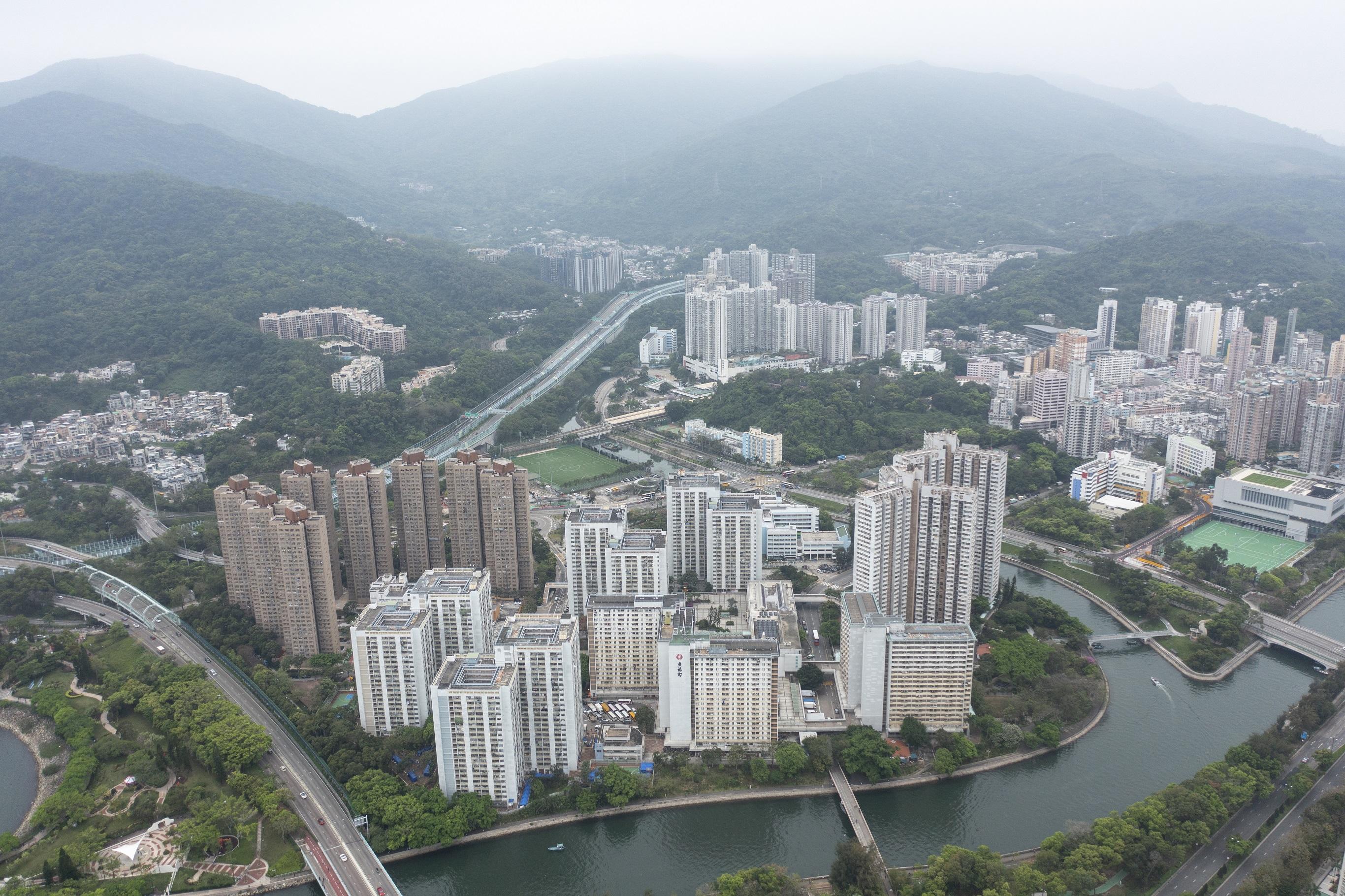 大埔廣福邨8幢大廈全數圍封。(資料圖片/陳奕釗攝)