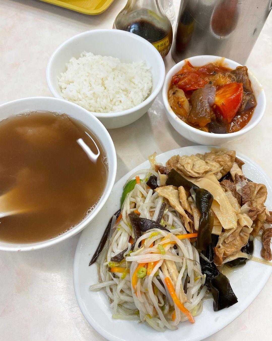 素菜三餸飯套餐。(相片來源:instagram:chillfoogle)