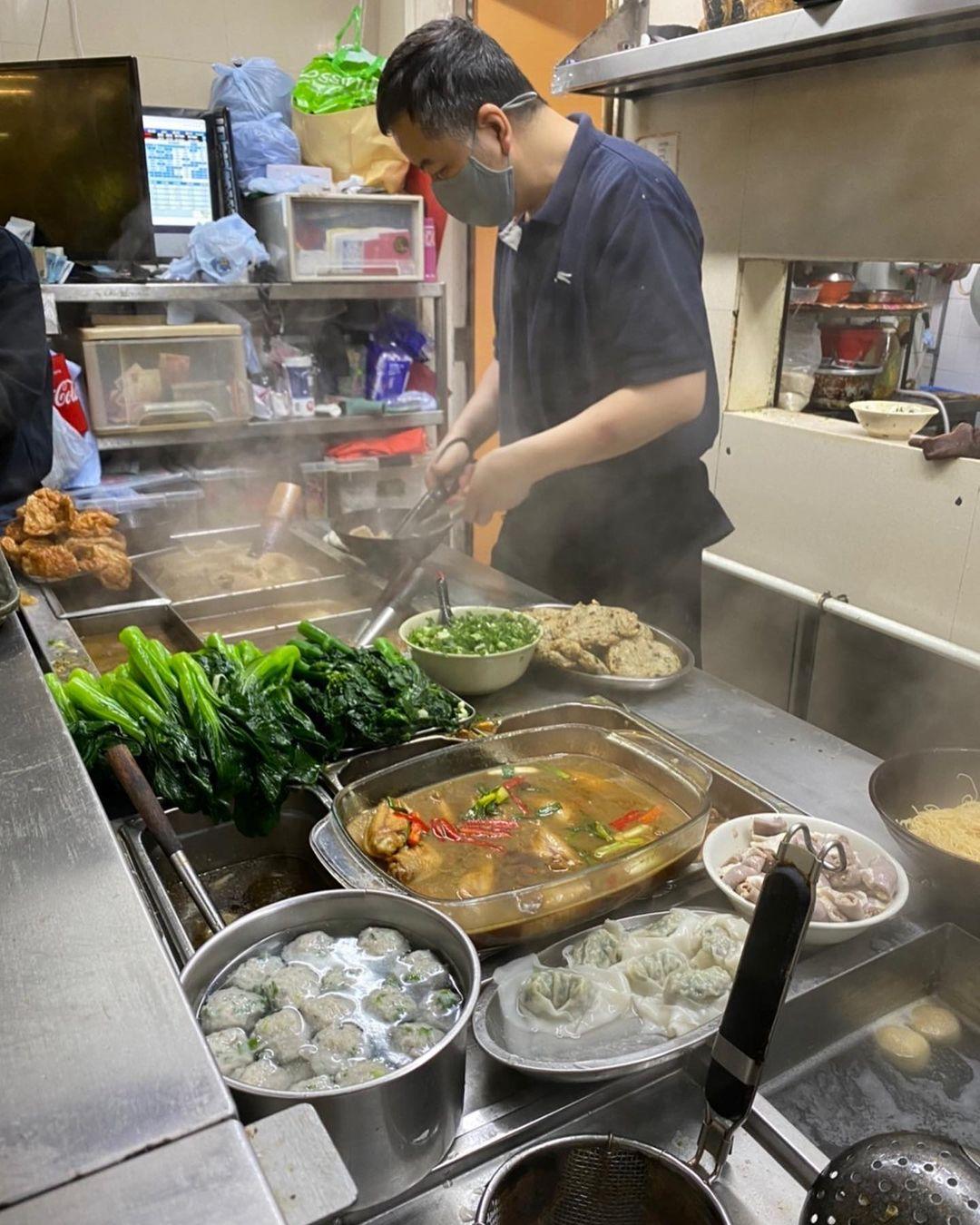 客人需要自行排隊買麵。(相片來源:instagram:ryokotsukahara)