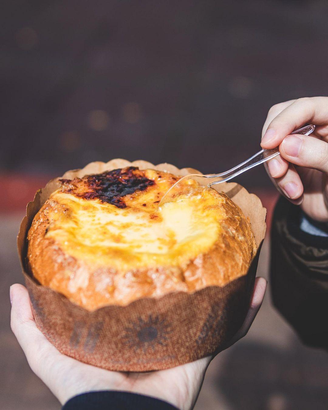 焦糖布蕾法包。(相片來源:instagram:foodjaii.hk)