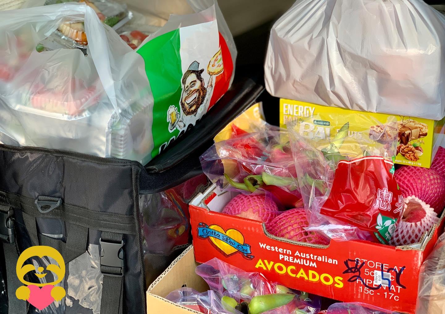 因應疫情,它們亦有為確診者提供送物資及快速檢測包。