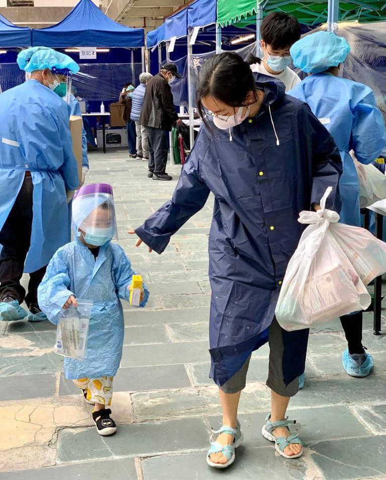 楊潤雄指,圍封青衣美景花園的行動由教育局一手籌備。(楊潤雄 Facebook)