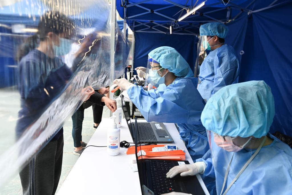 楊潤雄指,圍封青衣美景花園的行動由教育局一手籌備。(楊潤雄 Facebook)