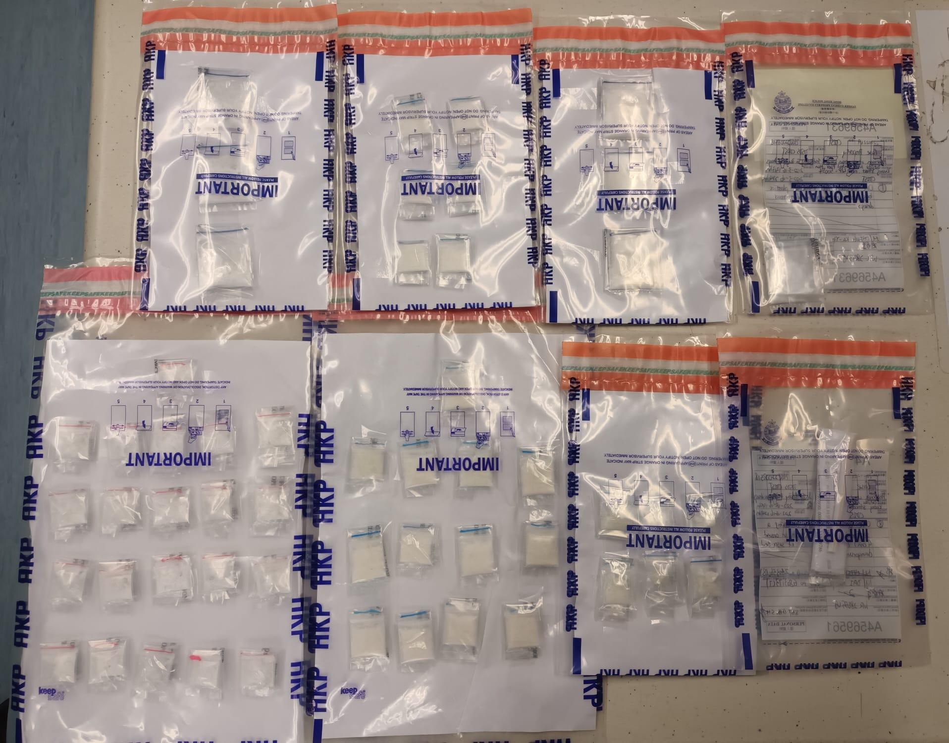 警方展示檢獲的懷疑毒品。(警方圖片)