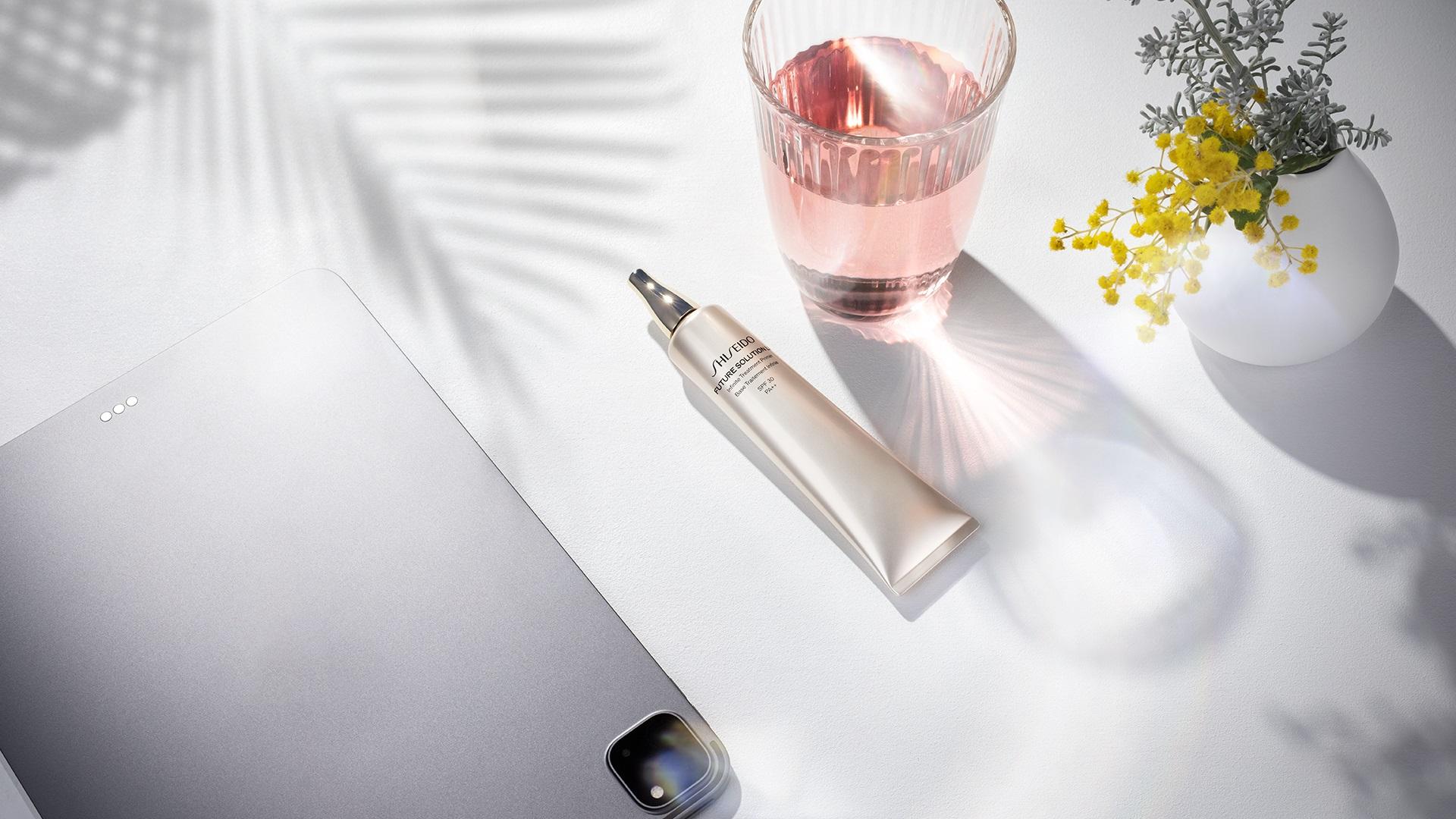 SHISEIDO FUTURE SOLUTION 晶鑽環采珍珠光澤妝前乳霜 SPF30.PA++ $480/40ml