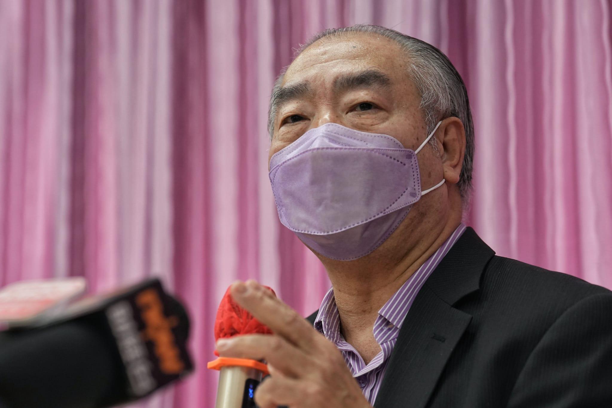 第四度宣布參選特首的胡世全,交代對香港房屋及土地供應發展的看法。(夏家朗攝)