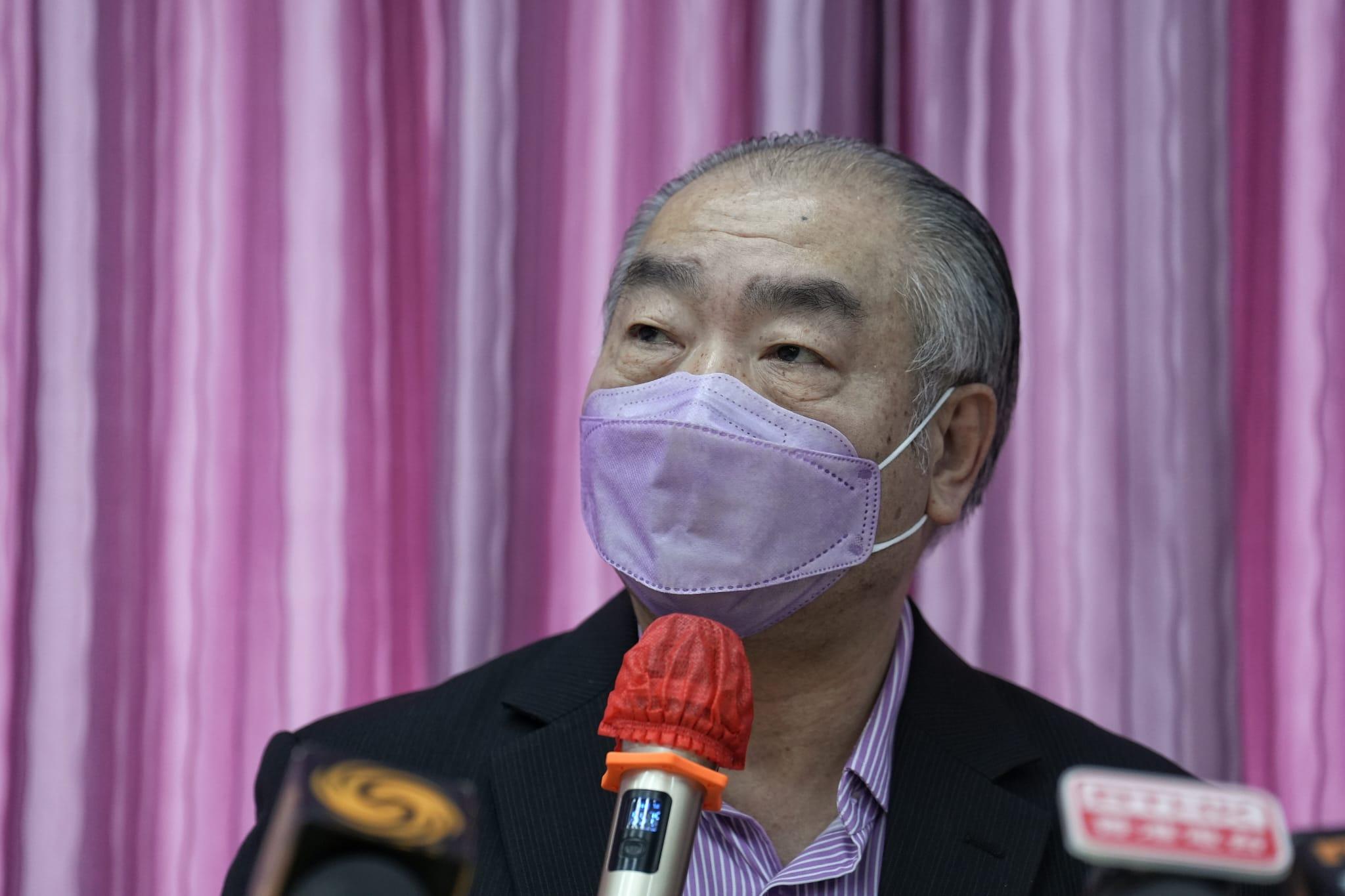 第四度宣布參選特首的胡世全,交代對香港房屋及土地供應發展的看法。(夏家朗攝)