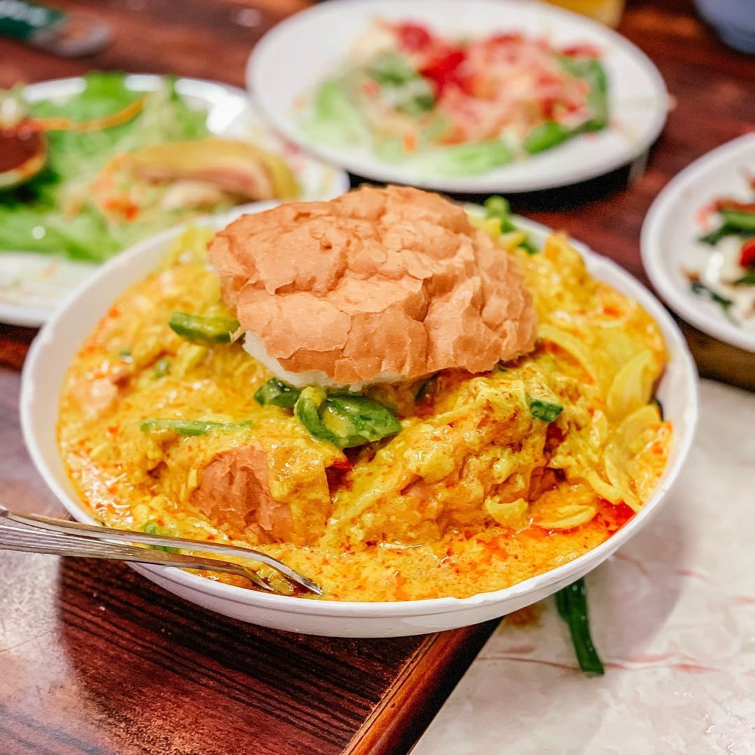 咖哩炸軟殻蟹釀大包(相片來源:instagram:mooksy.mooksy)