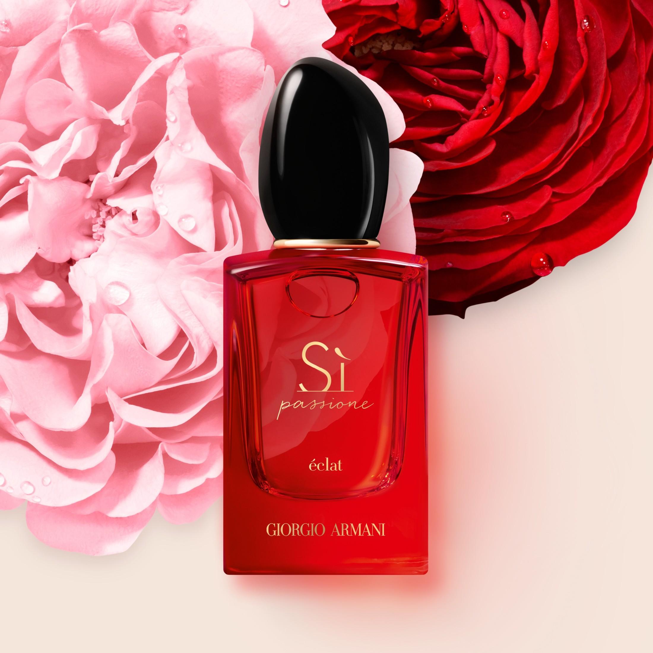 ARMANI beauty Sì PASSIONE ÉCLAT DE PARFUM $685/30ml、$915/50ml、$1,325/ 100ml
