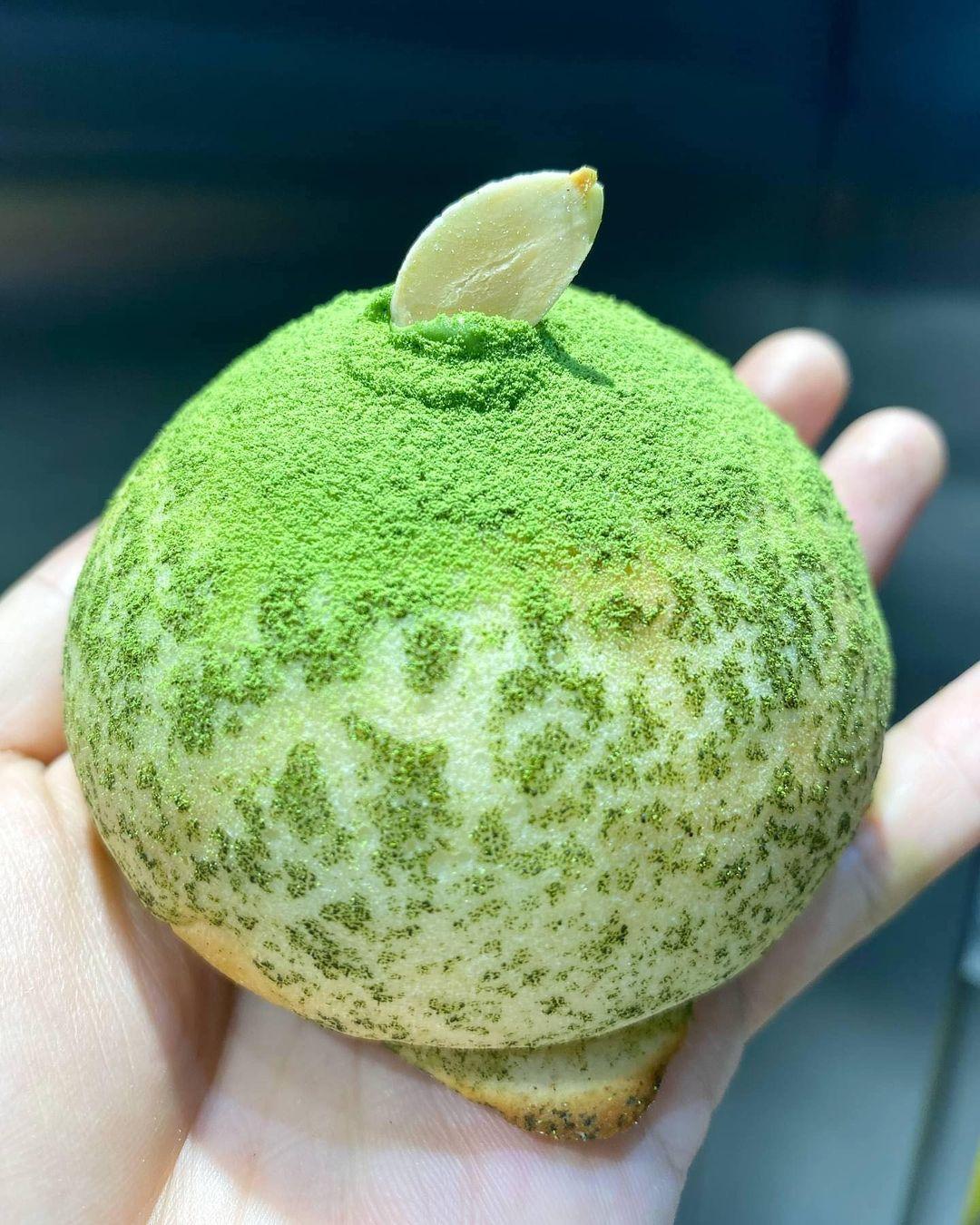 夏日限定的冰心麵包。(Instagram : ly_bakery)