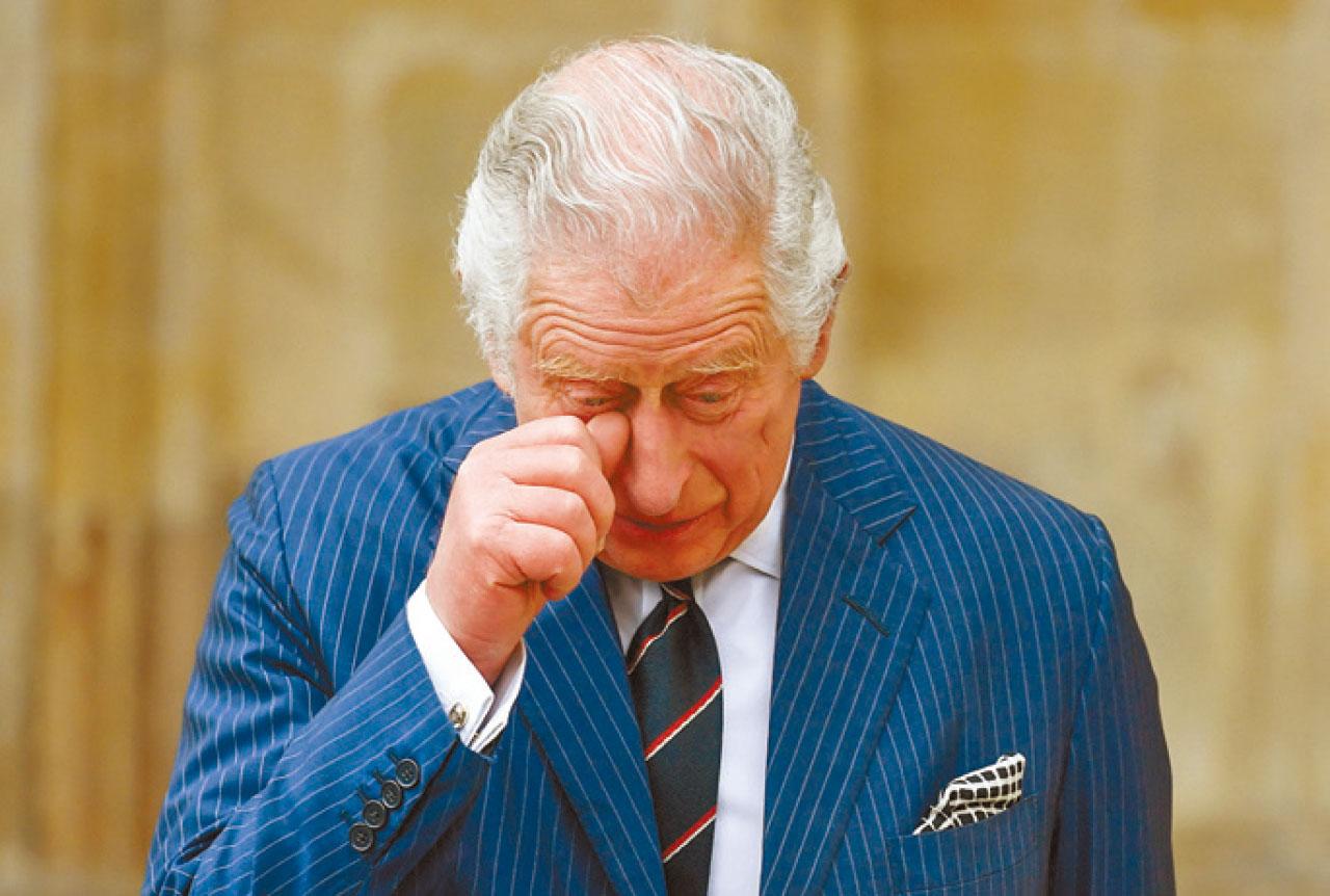 近半年來首赴公開場合 英女王出席悼念亡夫儀式