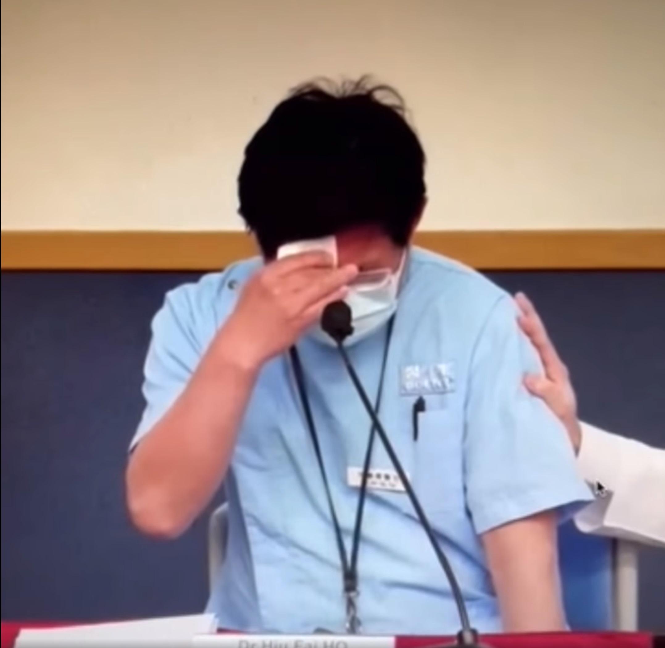 伊院急症室主管何曉輝醫生爆喊「同事呢個月捱得好辛苦」。(網上片段截圖)