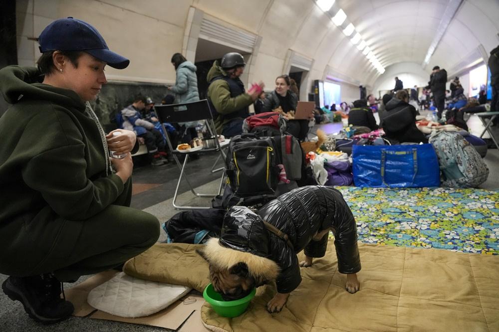 基𨍭地鐵站。(AP)