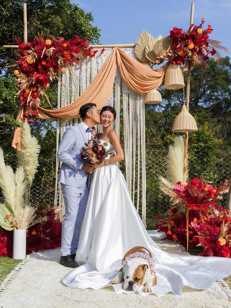 愛犬見證Deep娶老婆。