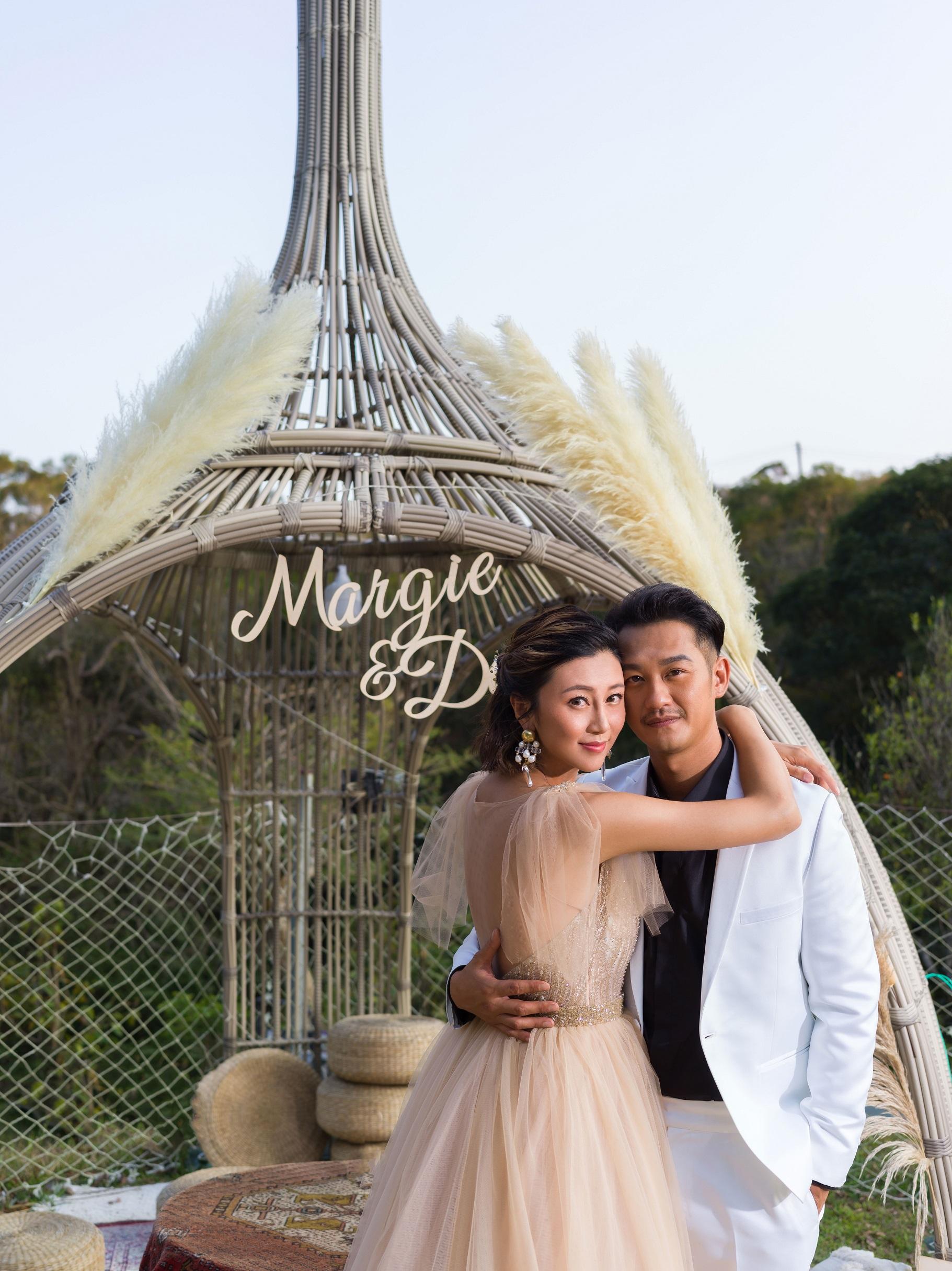 吳浩康與郭思林今日註冊,雖要自己執樹枝布置,但無損興奮心情。