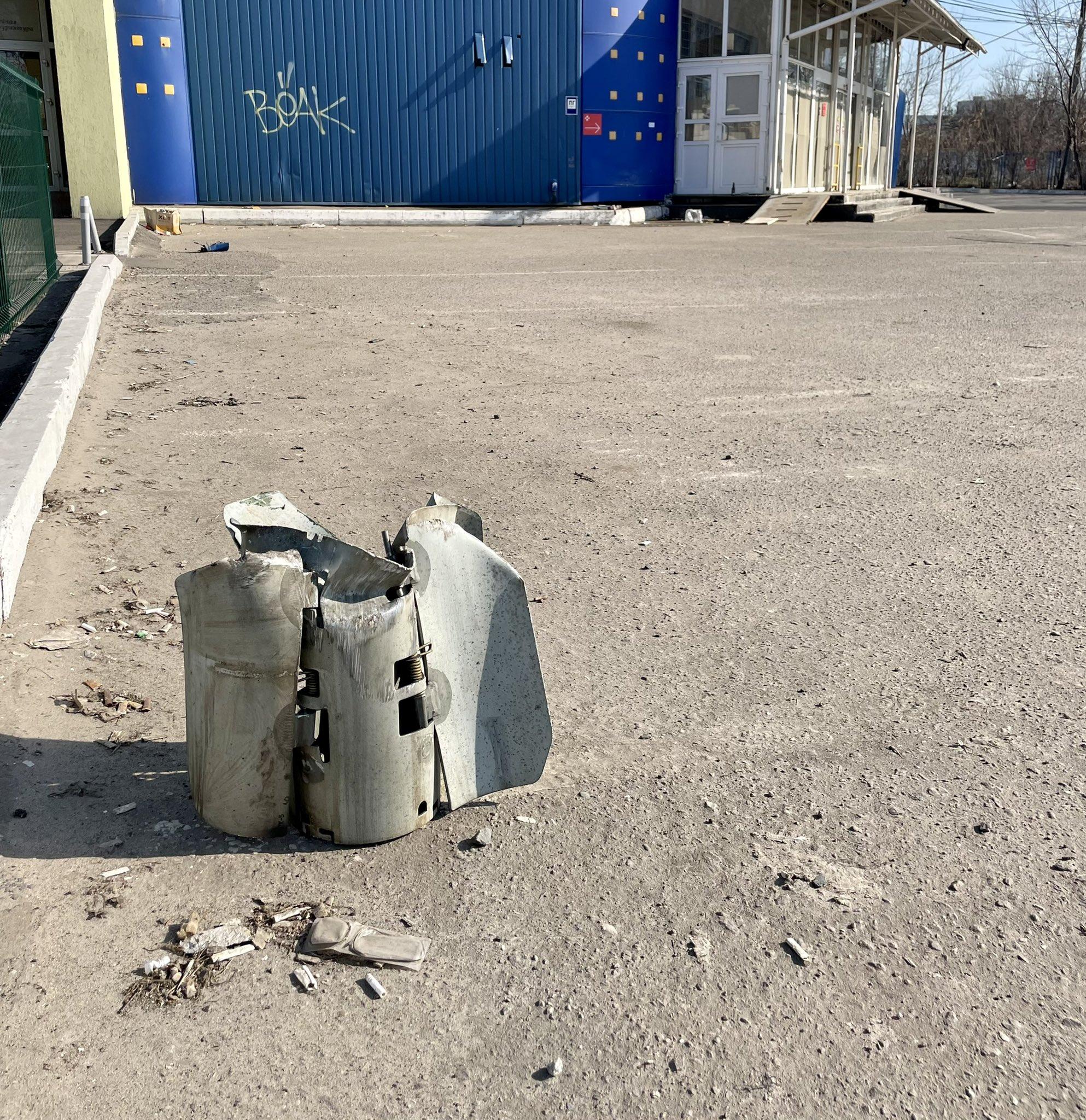 哈爾科夫 (Kharkiv)有平民輪候人道援助物資其間被俄轟炸喪生。(Twitter)