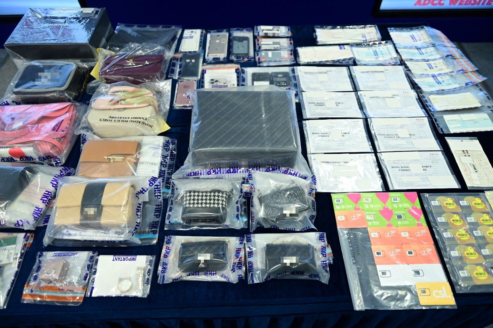 警方檢走證物。(警方提供)