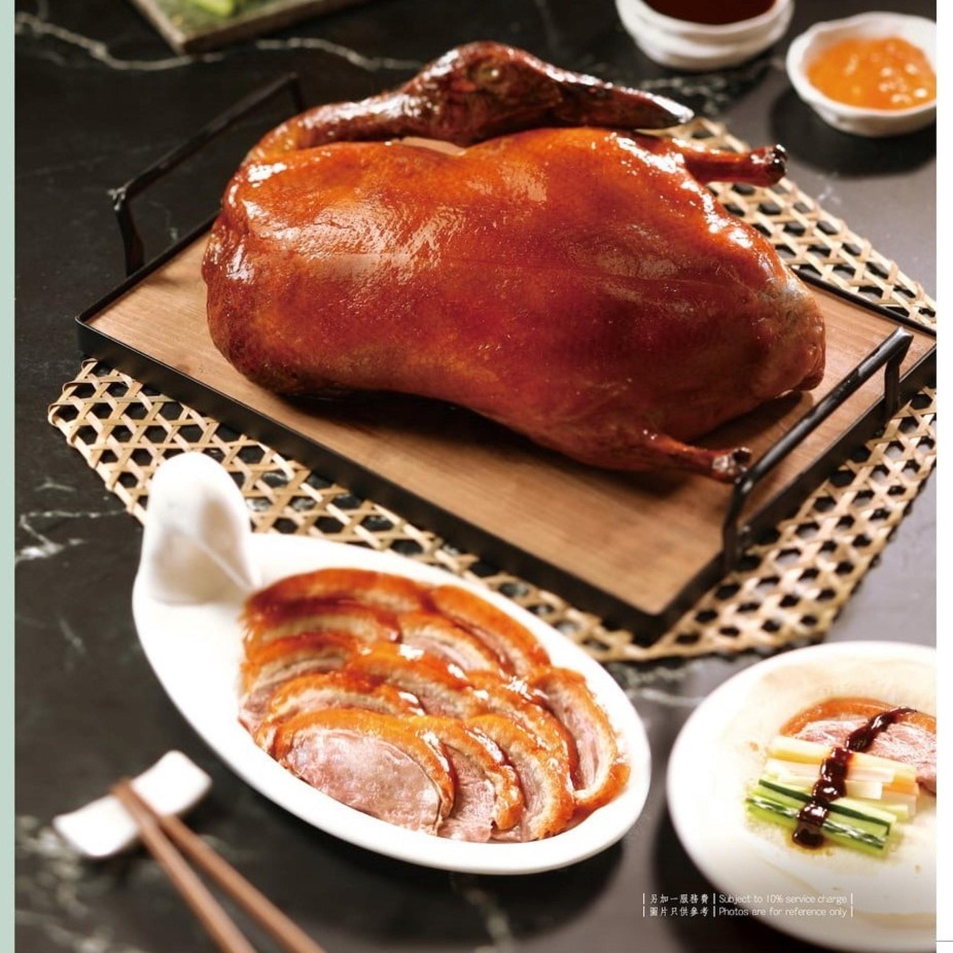 古琴雅苑主打以古木炭火烤製北京烤鴨。