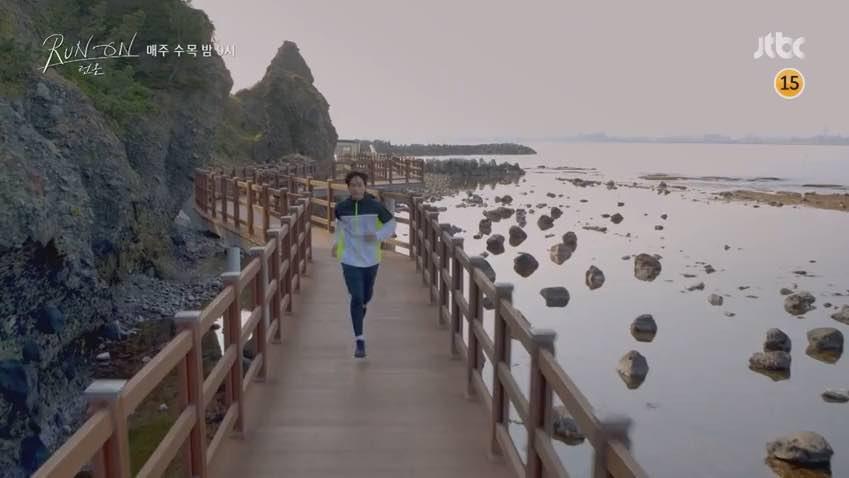 戴口罩大聲說話/做運動:出街的時候總是會遇到有人聲說話或做運動,K.Kwong表示即使已戴住口罩都一家會「離罩」,因此在公共場所,盡量小聲說話為妙。