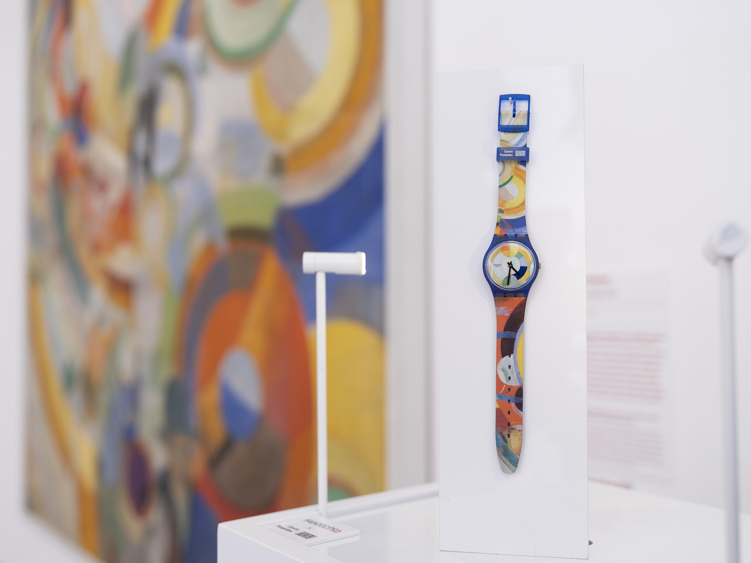 CAROUSEL, BY ROBERT DELAUNAY, THE WATCH $670 靈感源自藝術家的前作,他推翻前兩個版本後創作第三版繪畫作品,Delaunay試圖通過顏色來描繪動態的活動。錶盤上的日曆輪盤以鏤空設計展現不同色彩,令腕錶設計充滿活力。