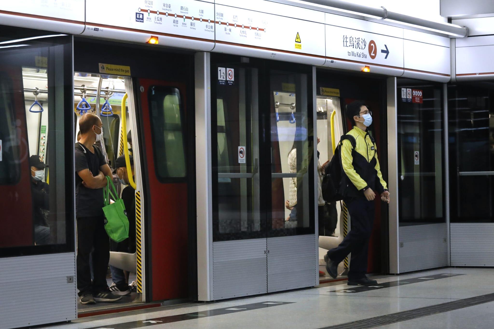 疫情|港鐵多名車長未能執勤 屯馬綫早上繁忙時段4.5分鐘一班車