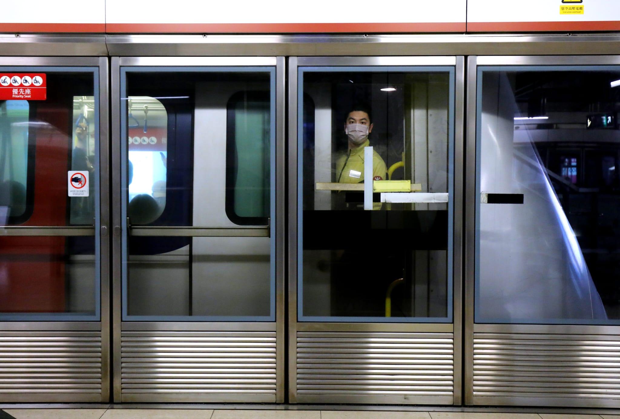 疫情|港鐵多名車長未能執勤 屯馬綫早上繁忙時段4.5分鐘一班車
