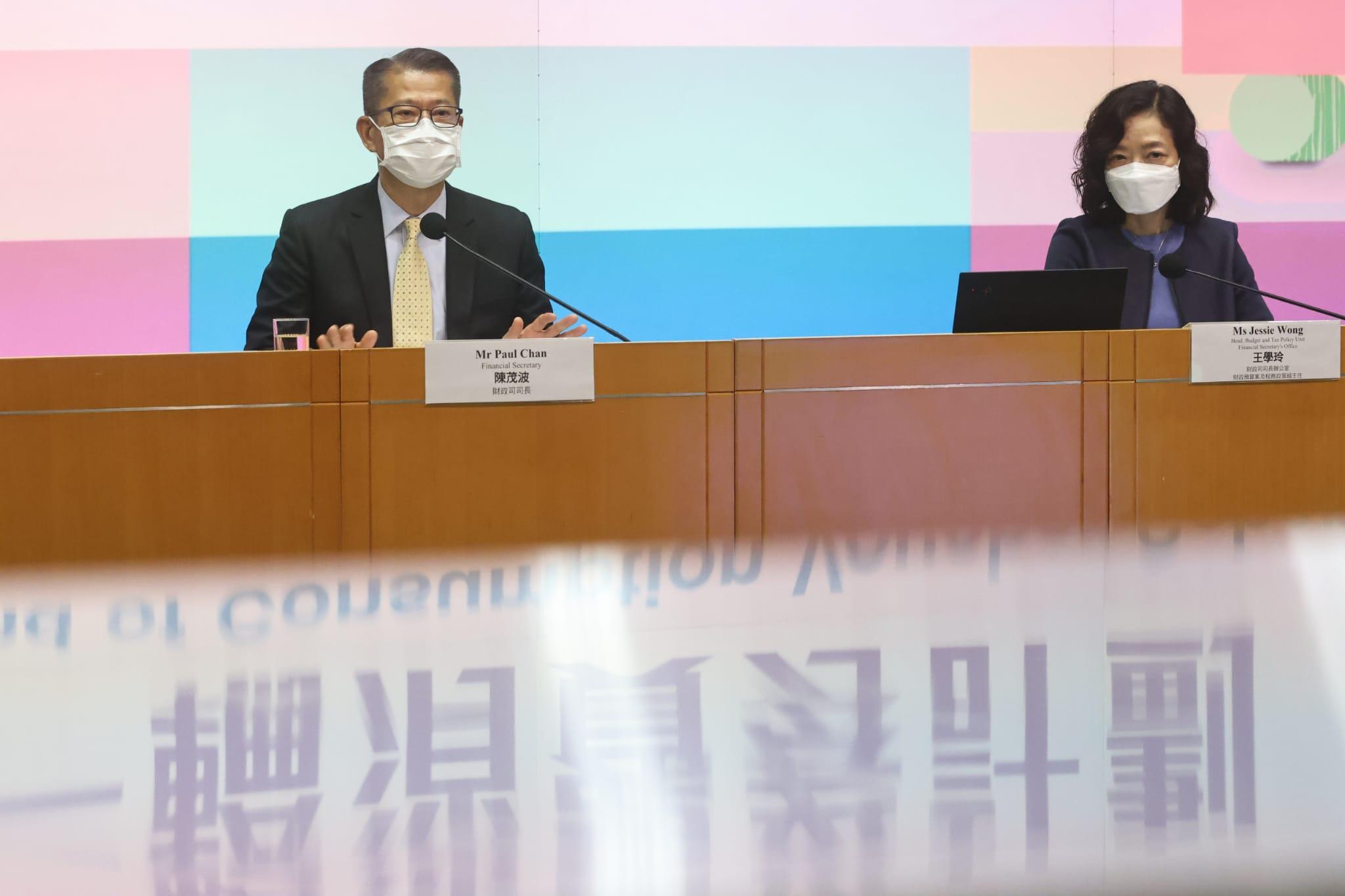 王學玲指使用八達通領取消費券的市民,會先拿取4,000元消費券。