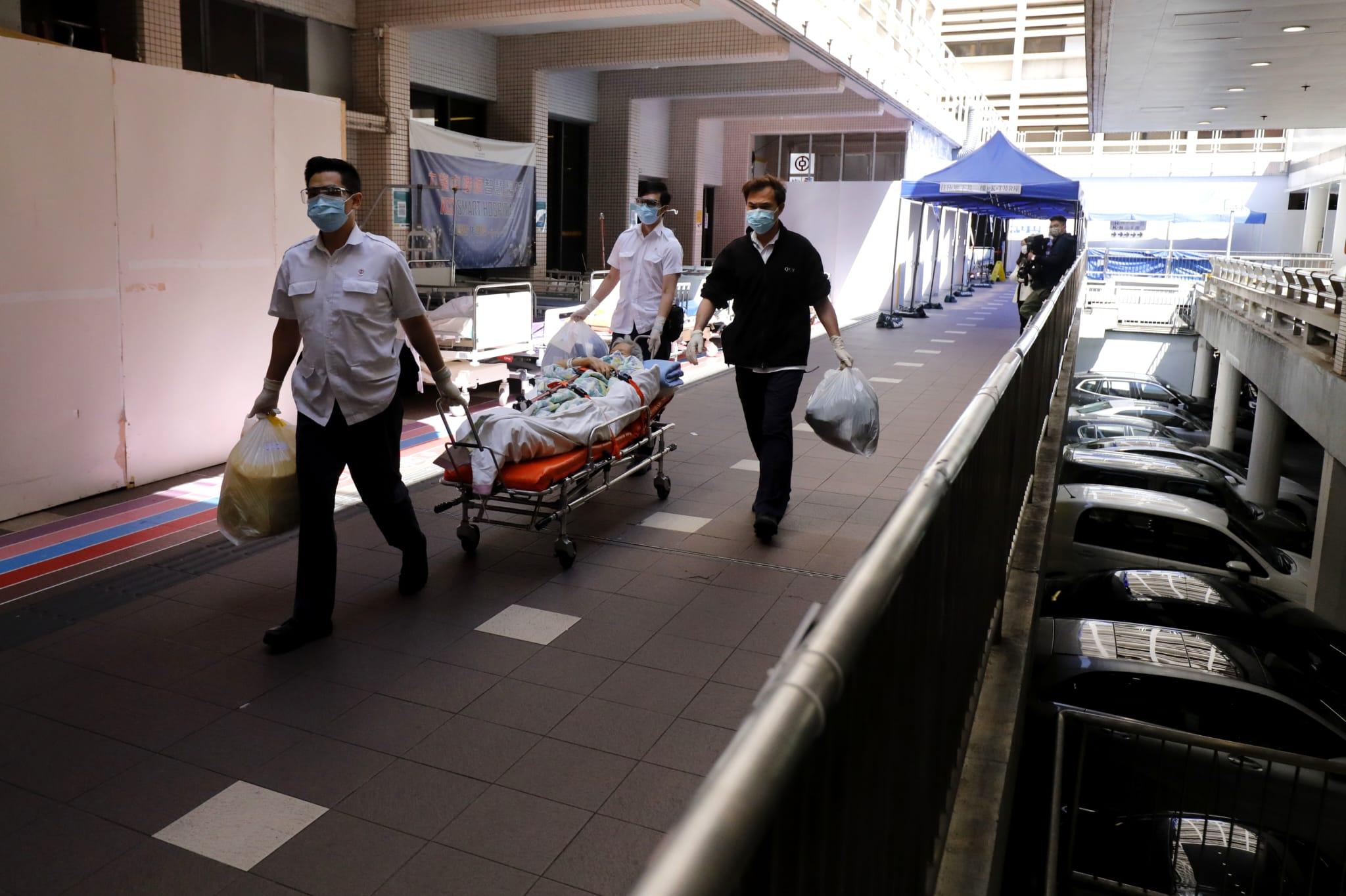 伊利沙伯醫院的病人陸續轉送其他醫院。(林俊源攝)