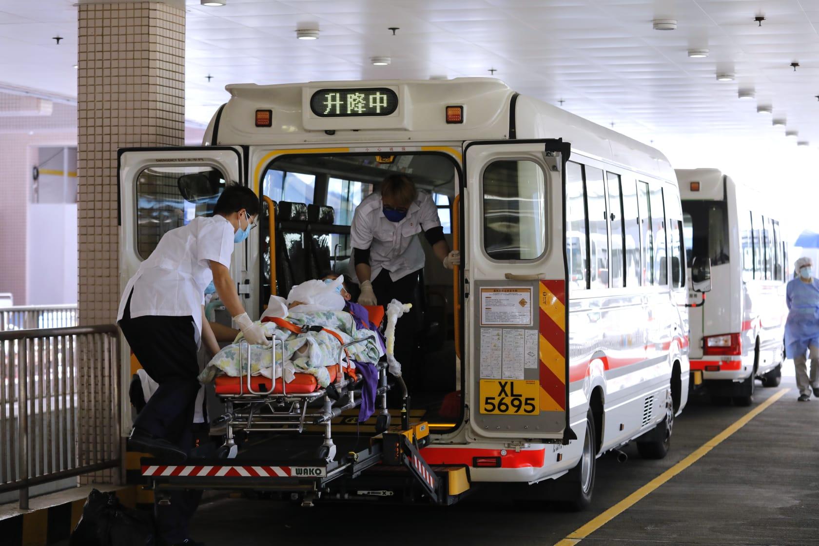 伊利沙伯醫院的病人陸續轉送其他醫院。(林俊源攝)