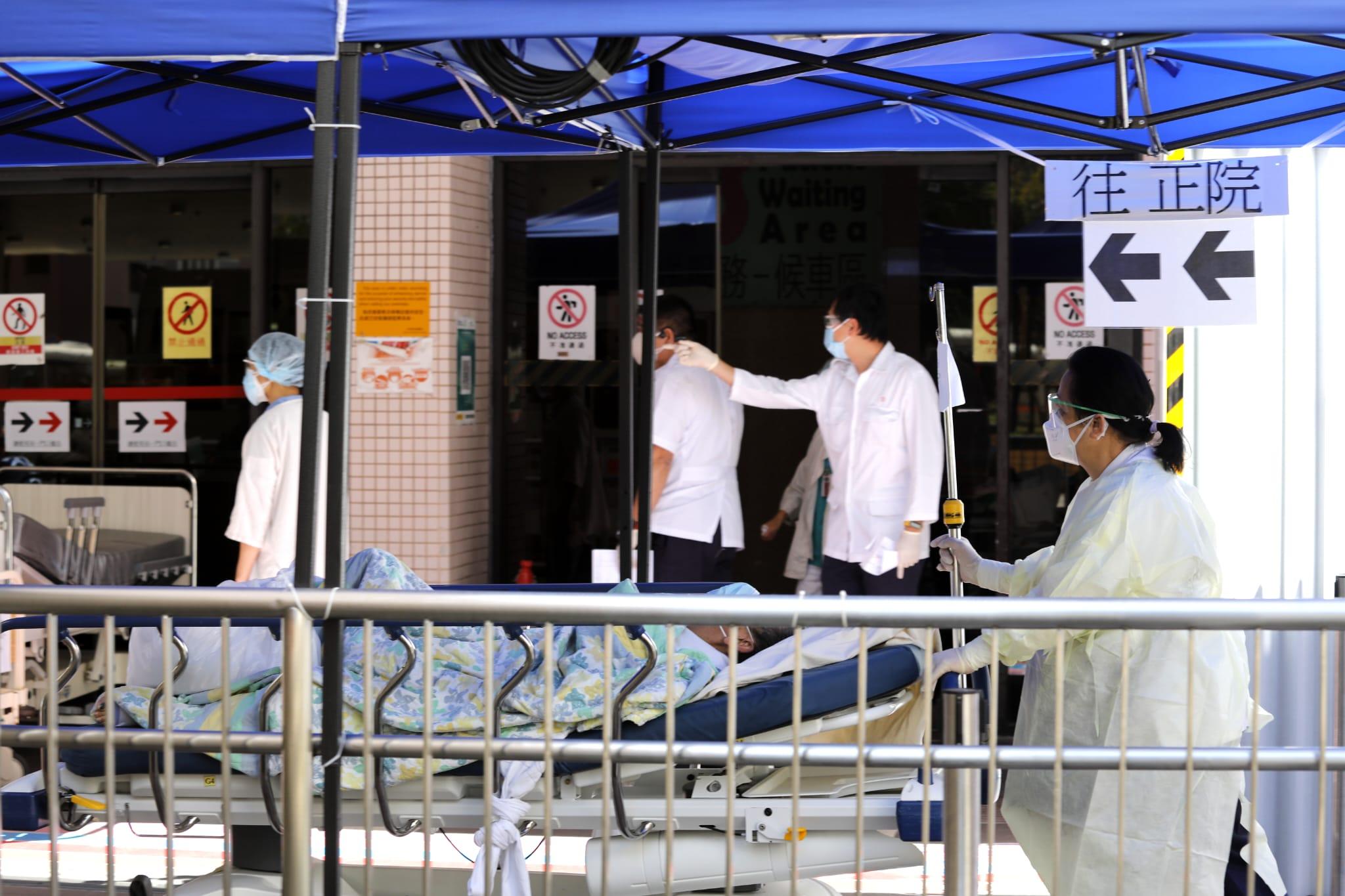 伊利沙伯醫院的病人陸續轉送其他醫院。(林俊源攝)