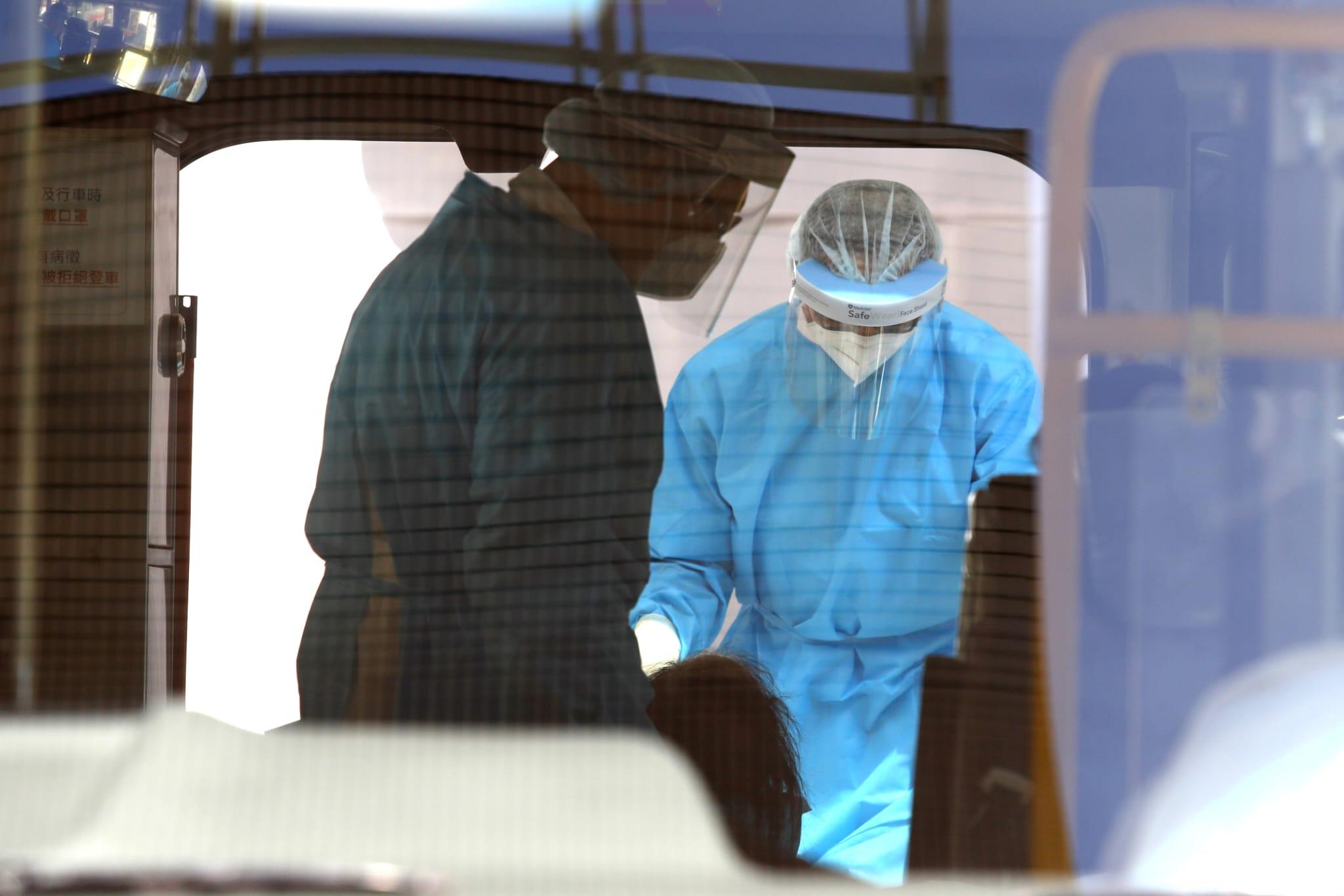 伊利沙伯醫院的病人陸續轉送其他醫院。(林俊源攝)