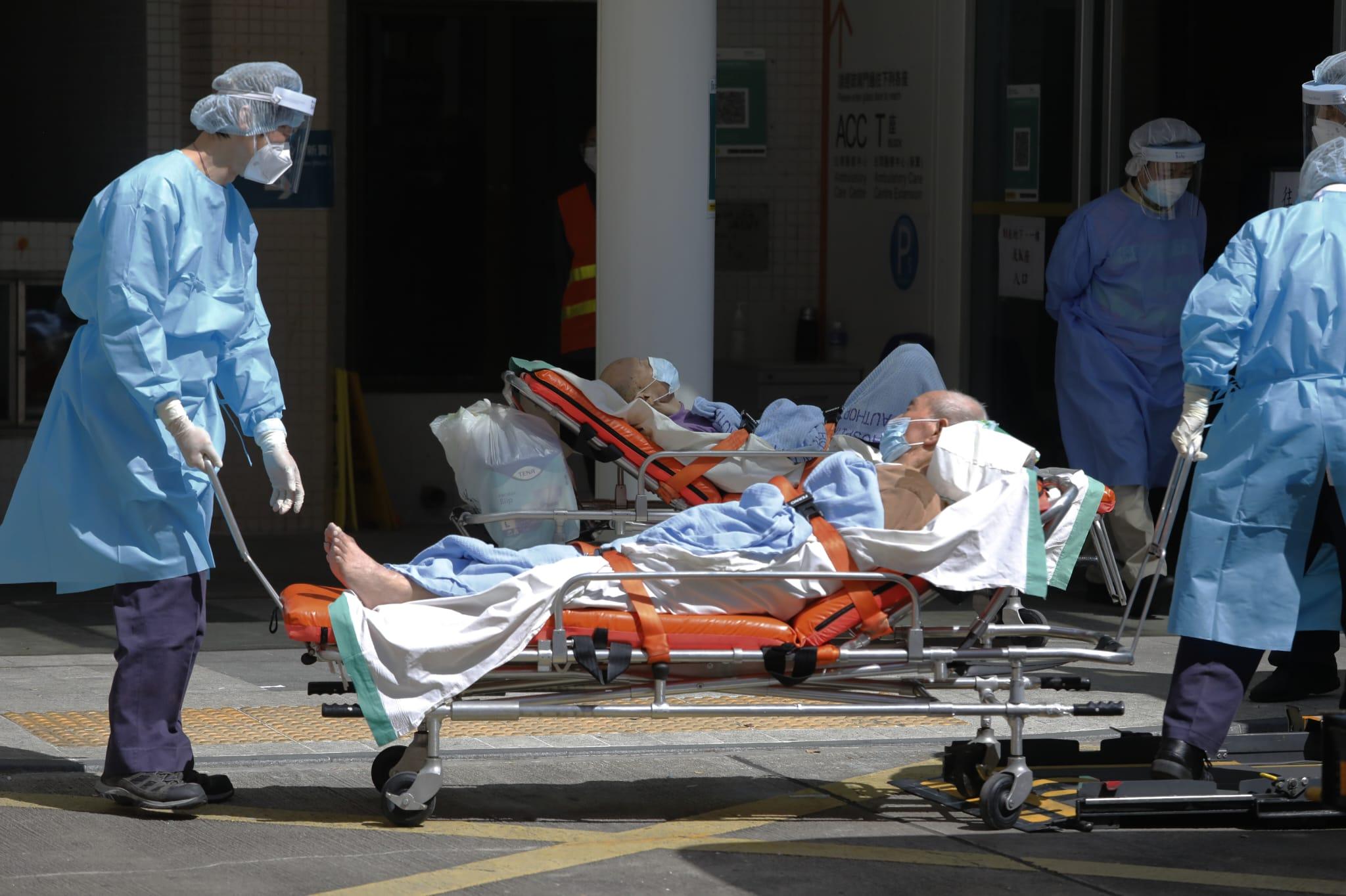 伊利沙伯醫院的病人陸續轉送其他醫院。(林俊源攝)