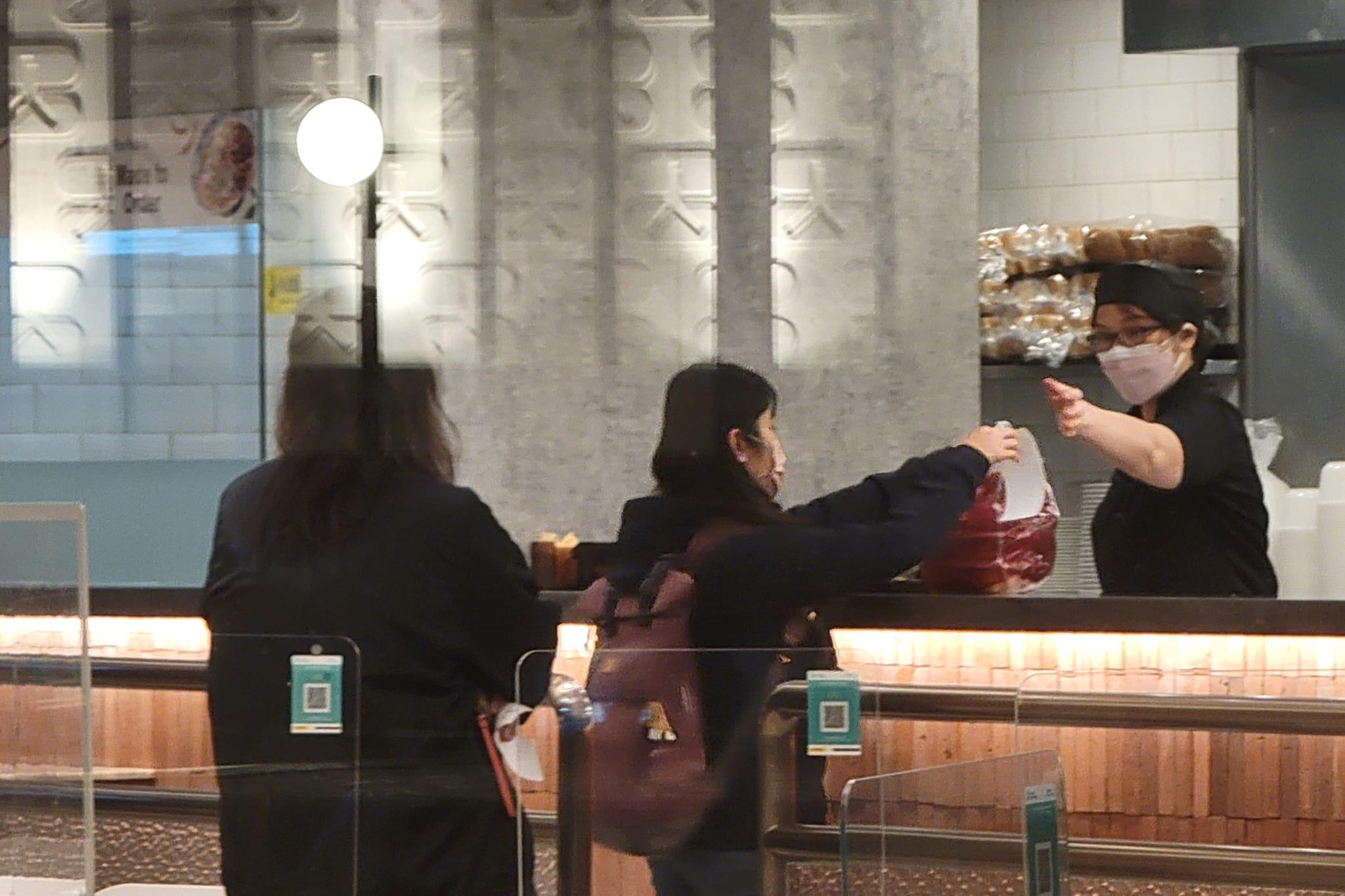 現時食肆晚上6時後不准堂食。(林俊源攝)