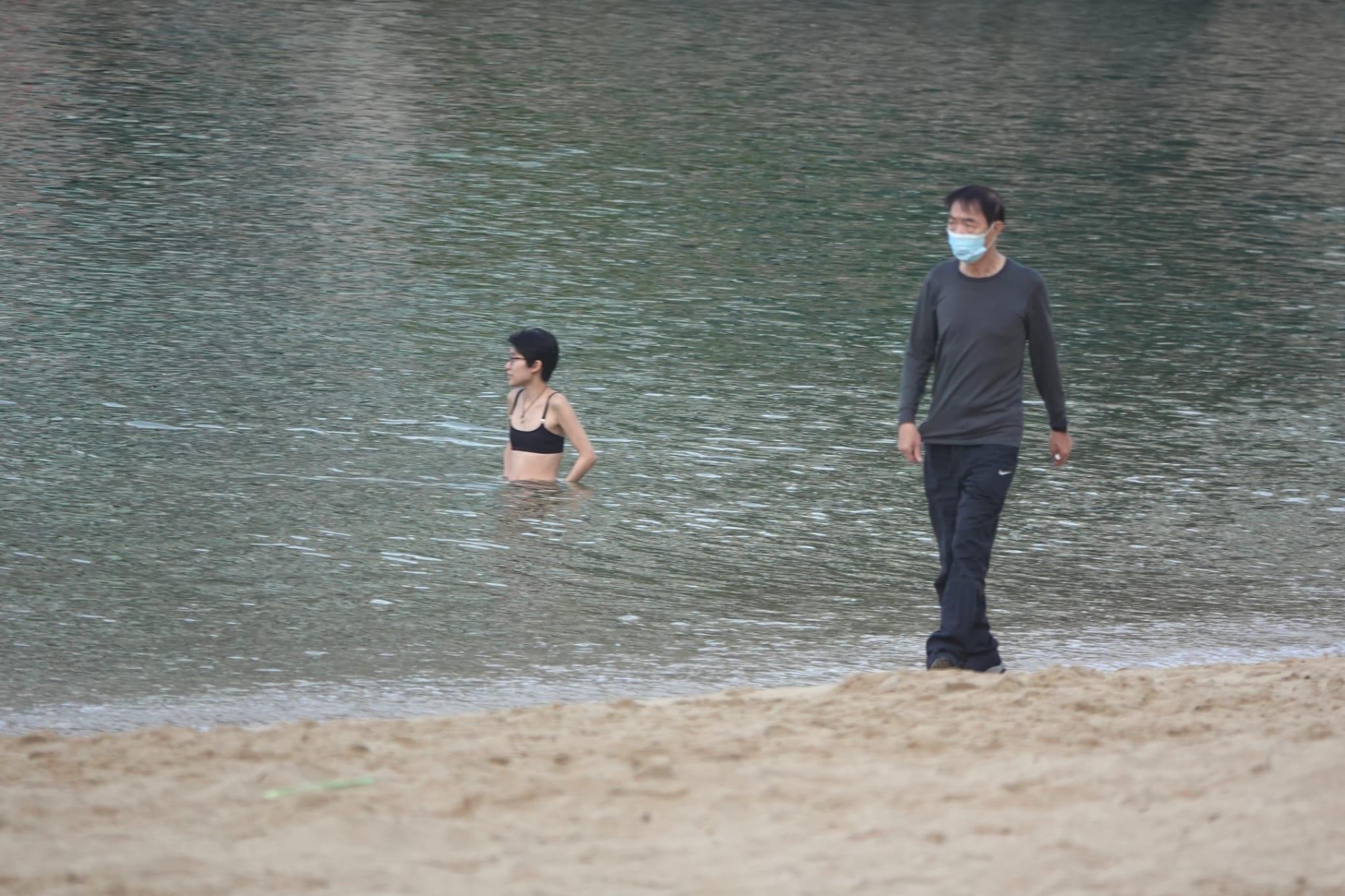 康文署轄下沙灘今起關閉。(陳奕釗攝)