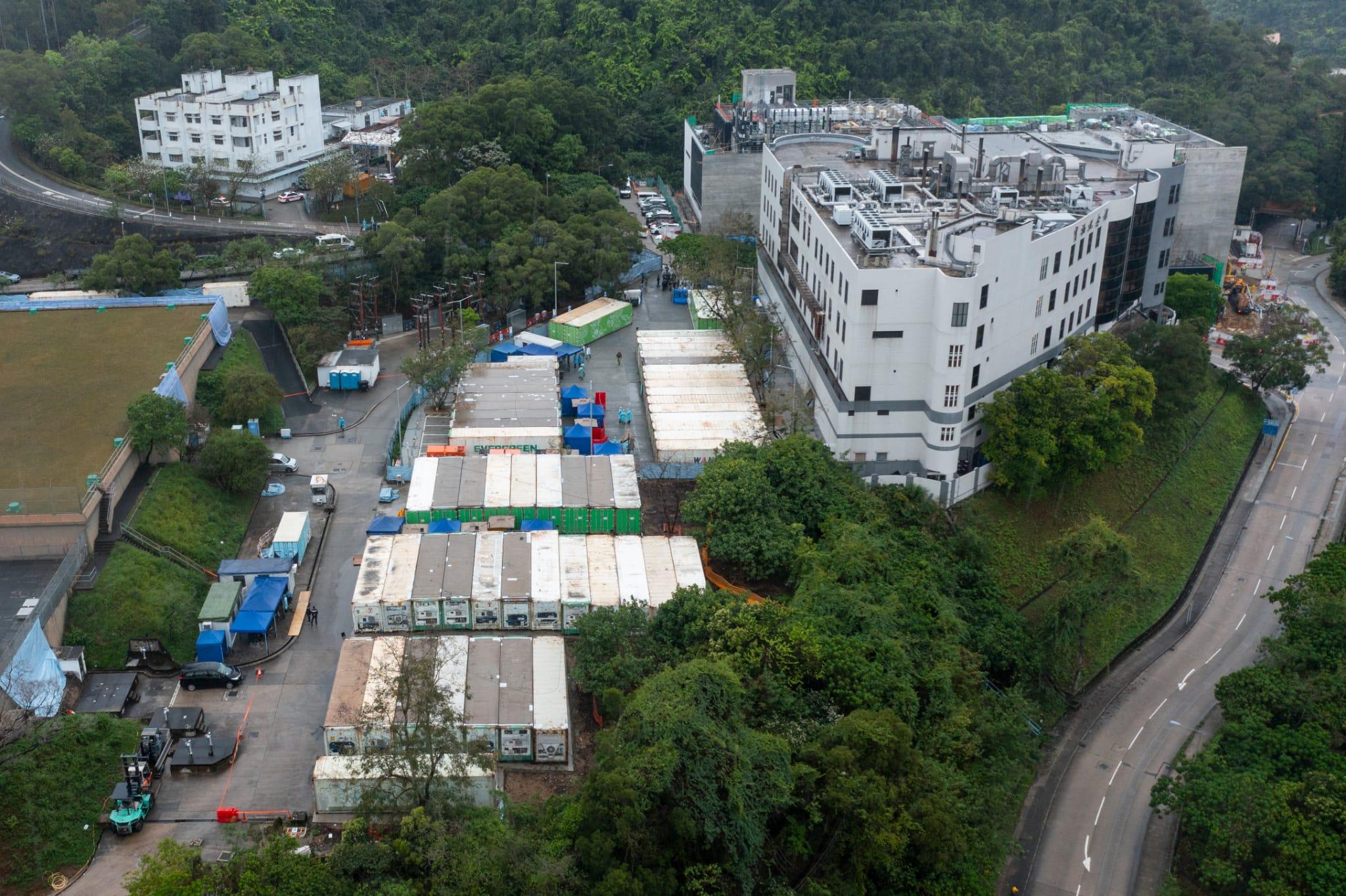 富山殮房增設的500個儲存遺體位置已啟用。(陳奕釗攝)