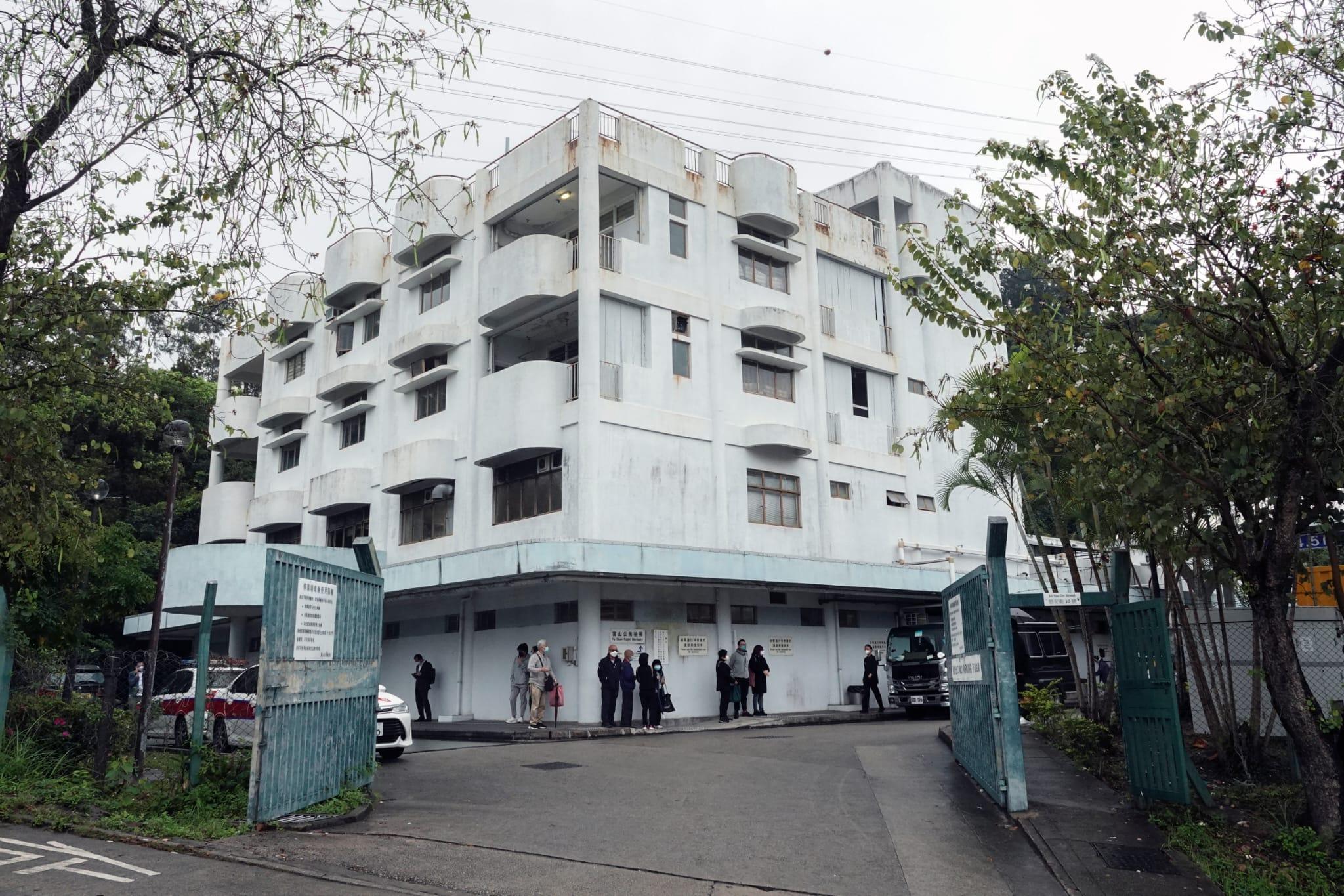 富山殮房增設的500個儲存遺體位置已啟用。(陳奕釗攝)