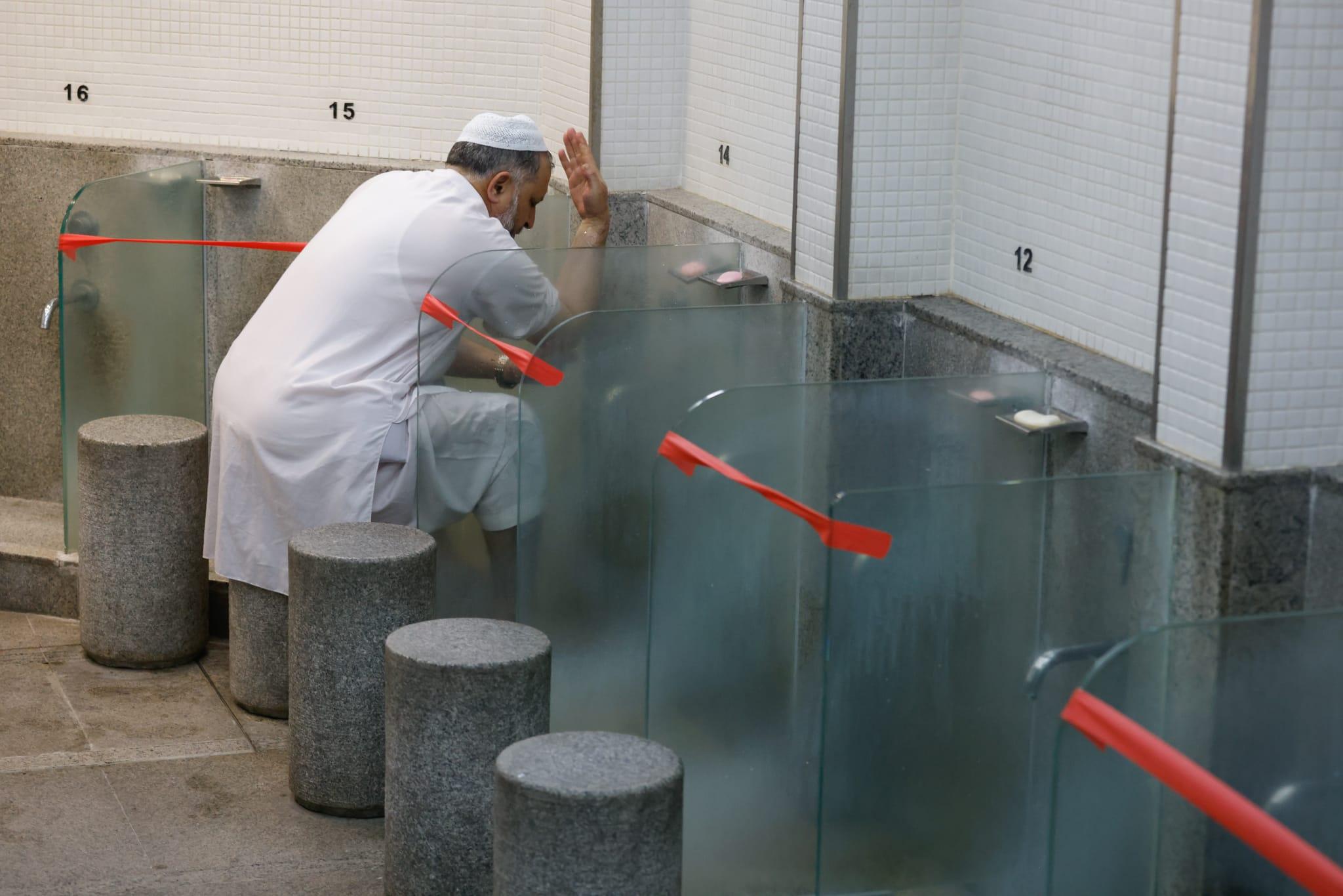 九龍清真寺今日為重開做足防疫準備。(蘇文傑攝)