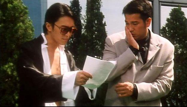 星爺不滿歐錦棠用地獄使者來形容他,於是怒摑對方。