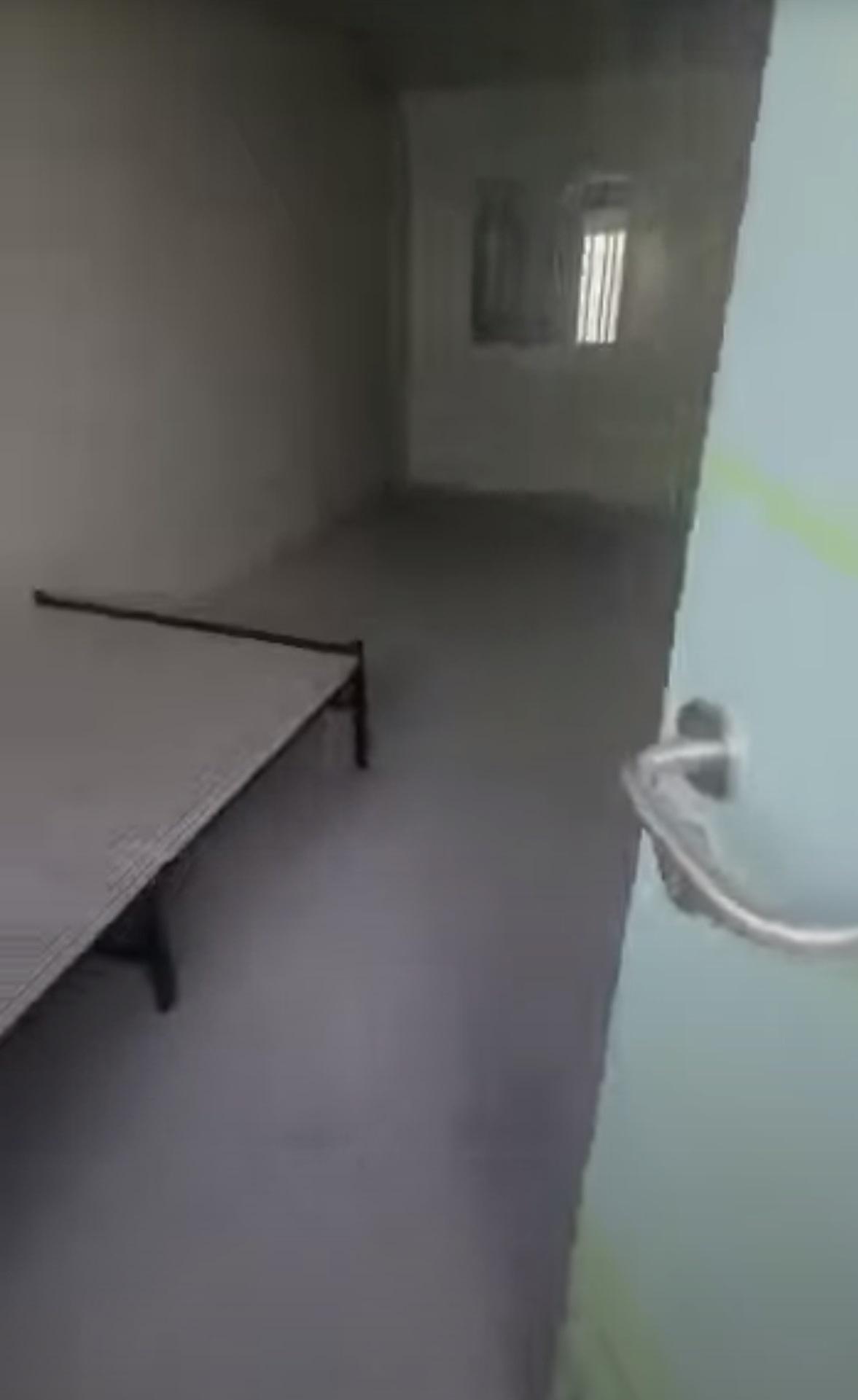 隔離單位沒有獨立浴室及廁所。(網上截圖)