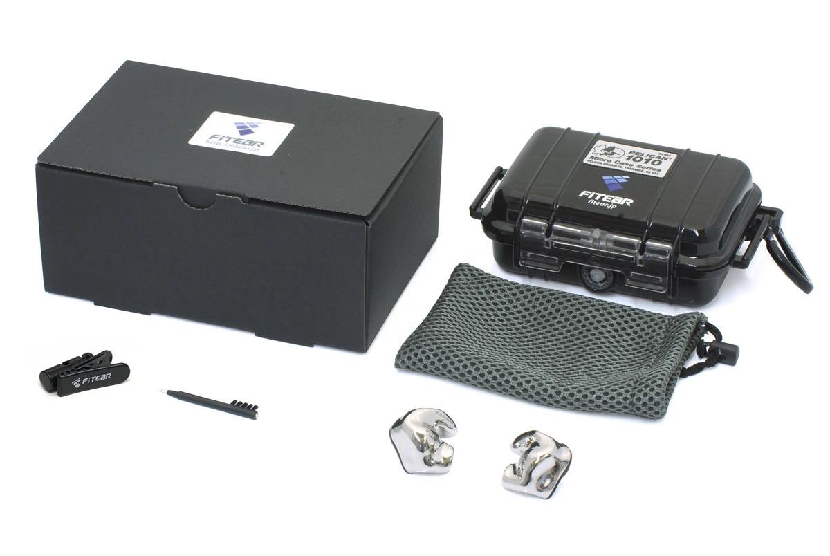 同時提供原裝耳機線材及保護盒發售。