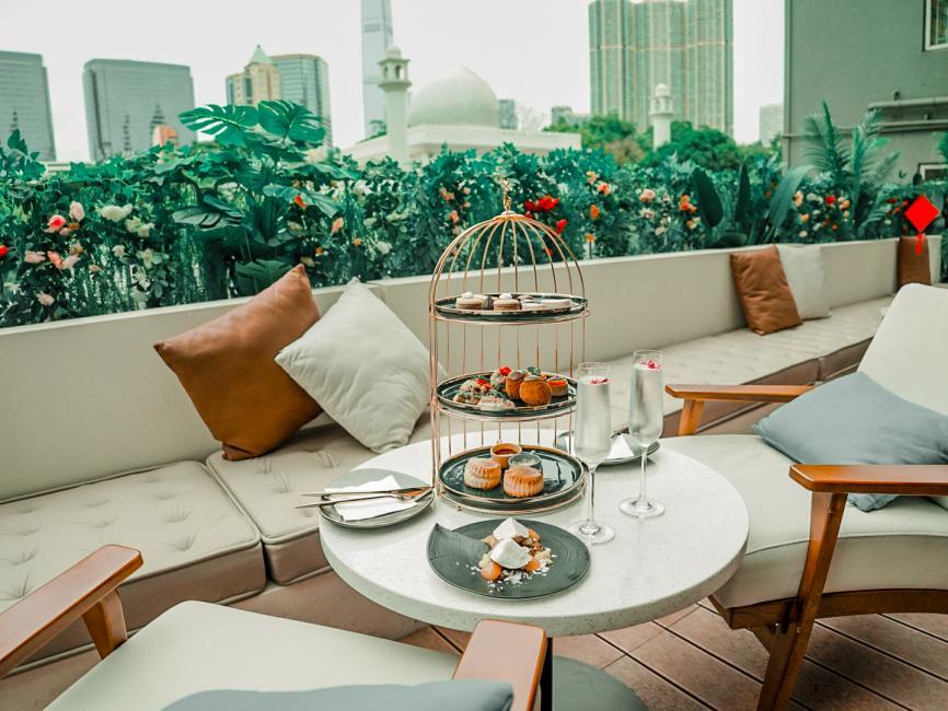 Library Restaurant and Bar- Library Tea Set