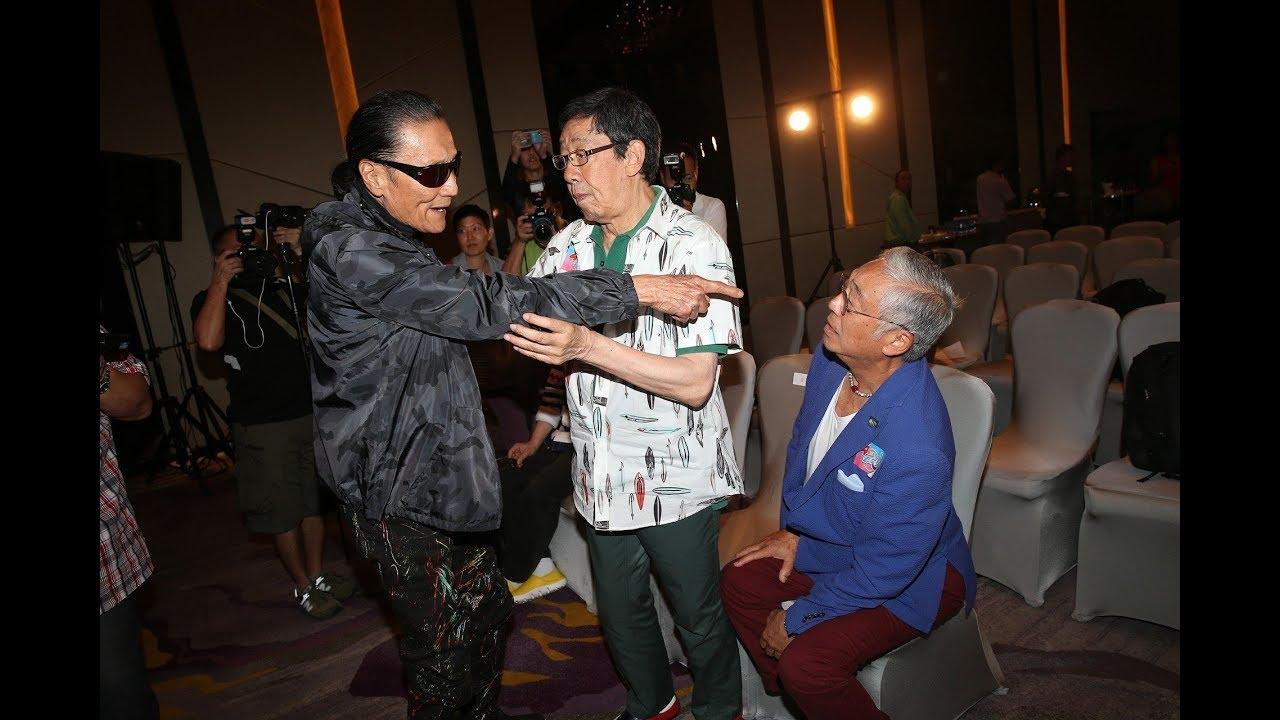 四哥在記招上怒摑曾江。