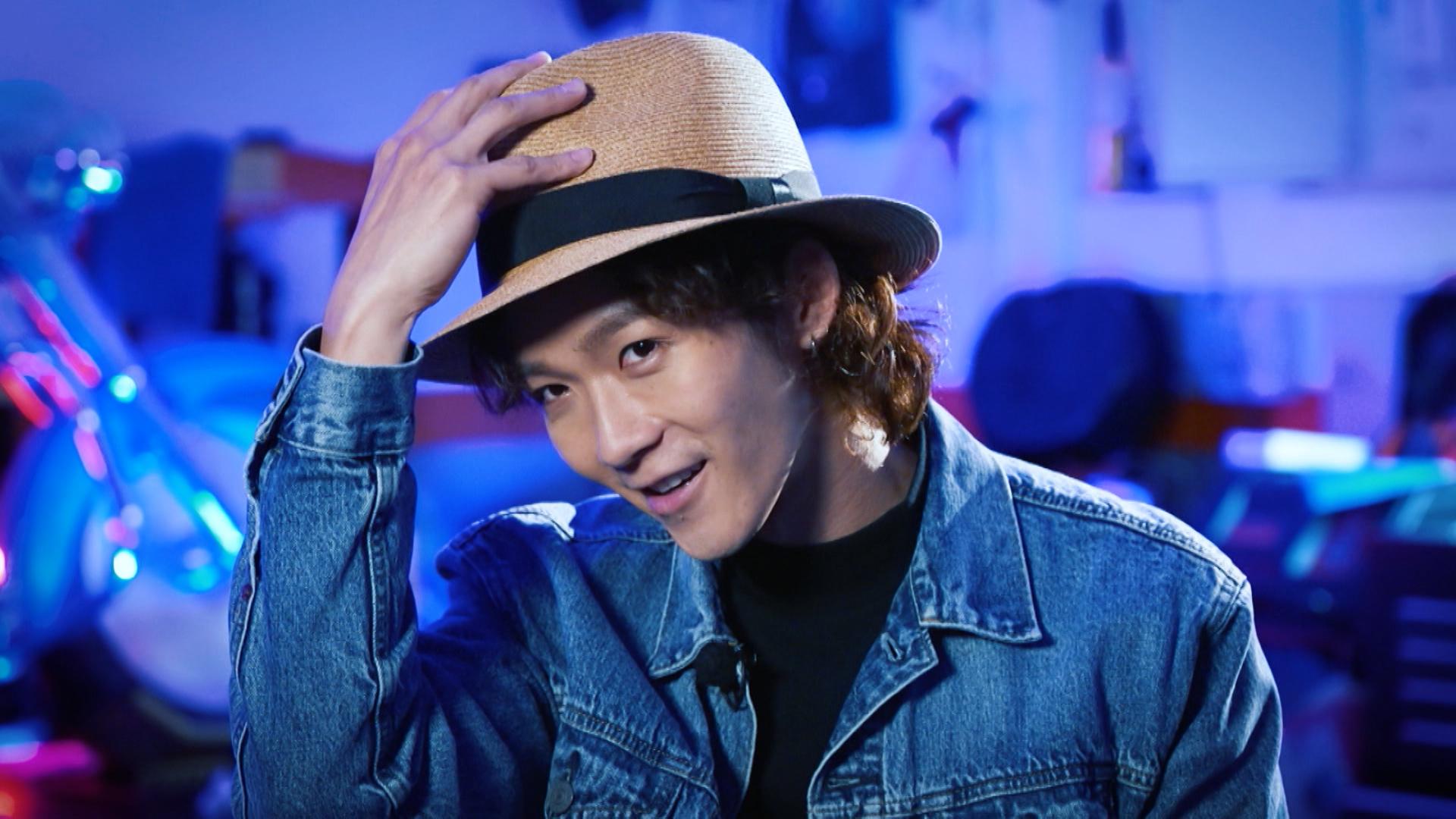 Alton剛甩電單車P牌,主持ViuTV節目《勁騎26》介紹「二轆文化」。