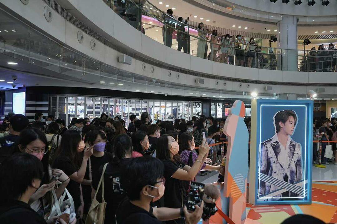 姜濤23歲生日,令到港島區今日相當熱鬧。 (夏家朗攝)