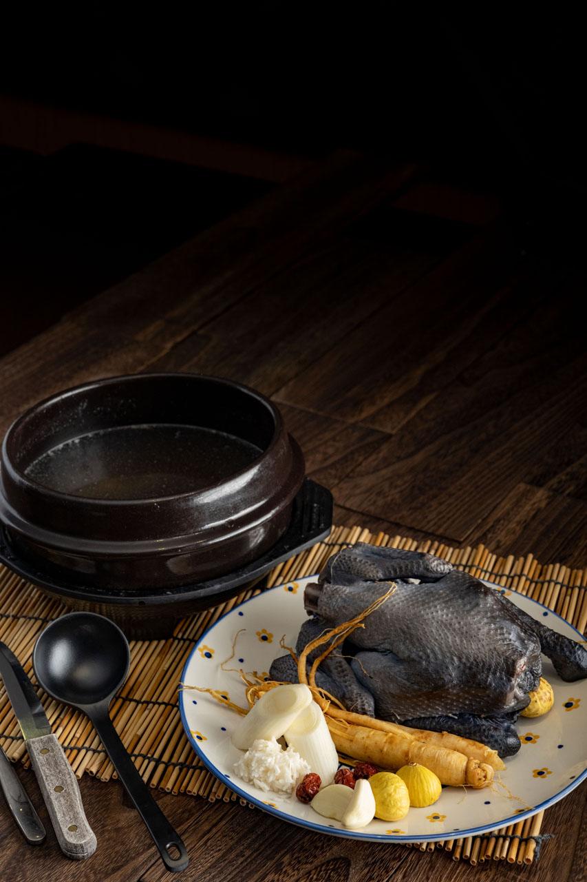 宮廷人參烏雞湯