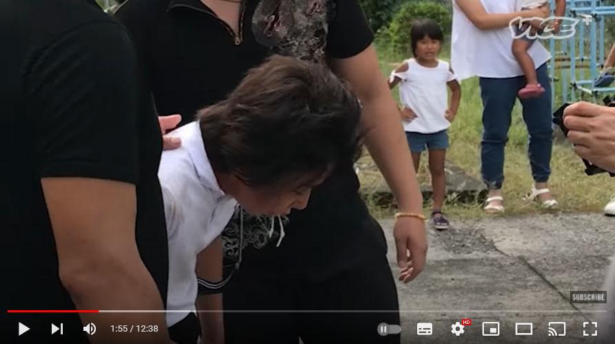 當時就讀中學的童星住川龍珠被男演員打至嘔吐及痛哭。